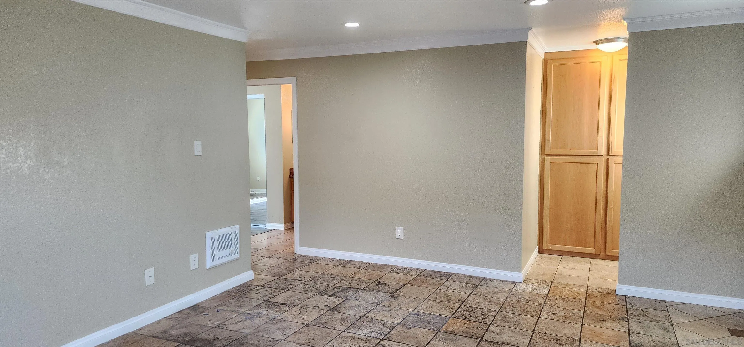 https://cdn.realtyfeed.com/cdn/127/260018568/ed1917ecc79637ca54e6b25367738b47.webp