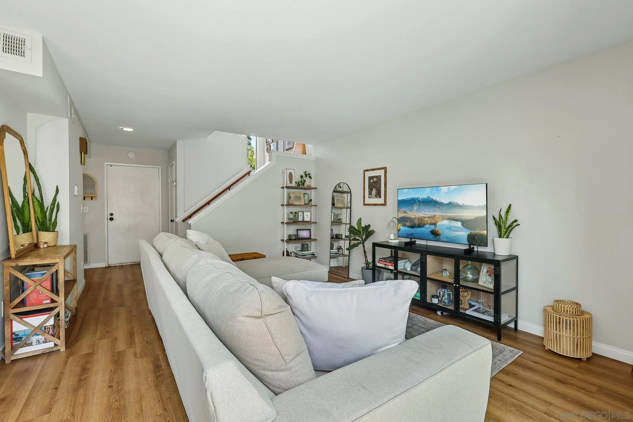 Photo #11: 260018570 Listing: Photo #11