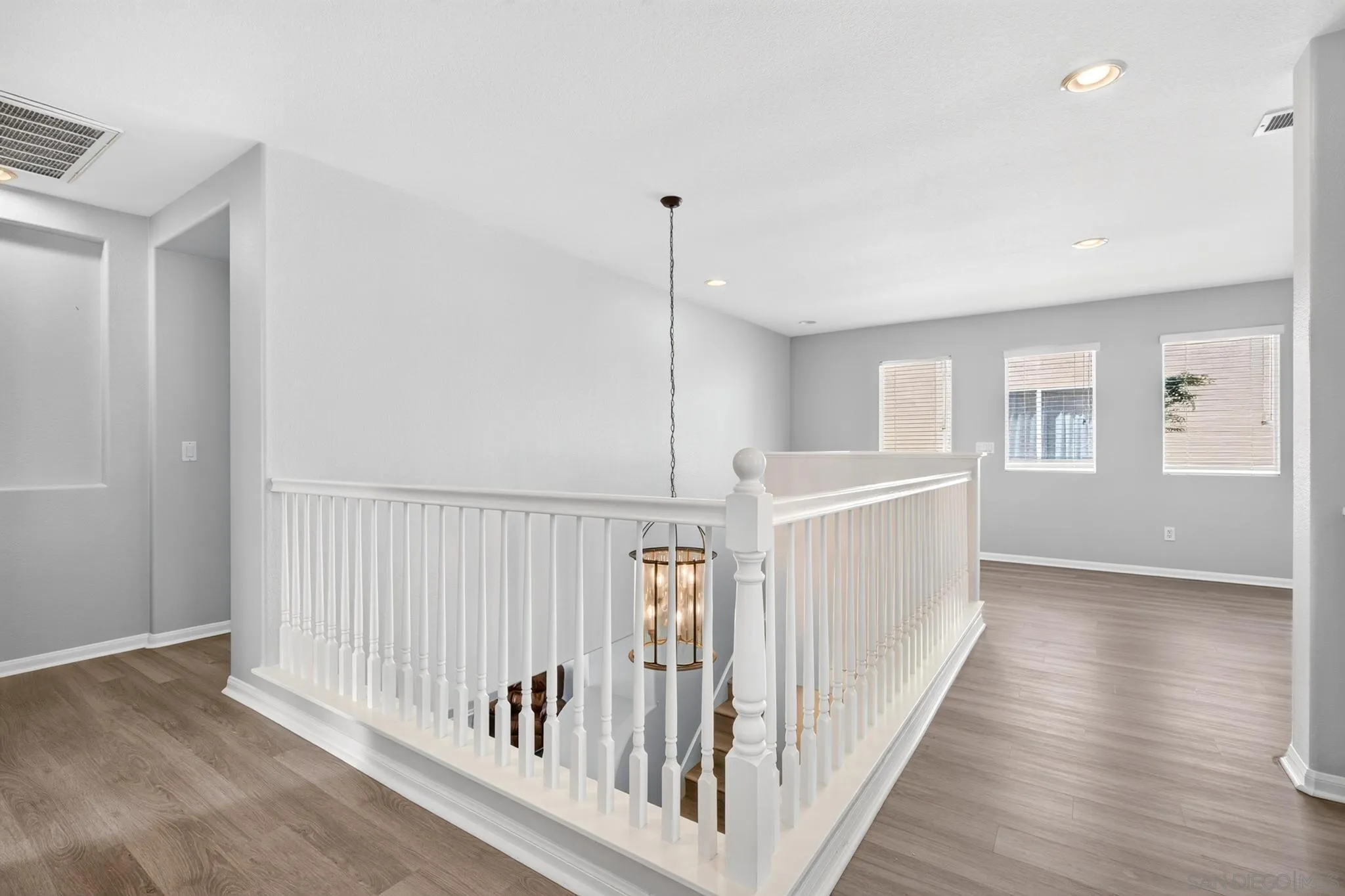 https://cdn.realtyfeed.com/cdn/127/260018572/07808c4c02447b3f387f3c34bf4931d1.webp