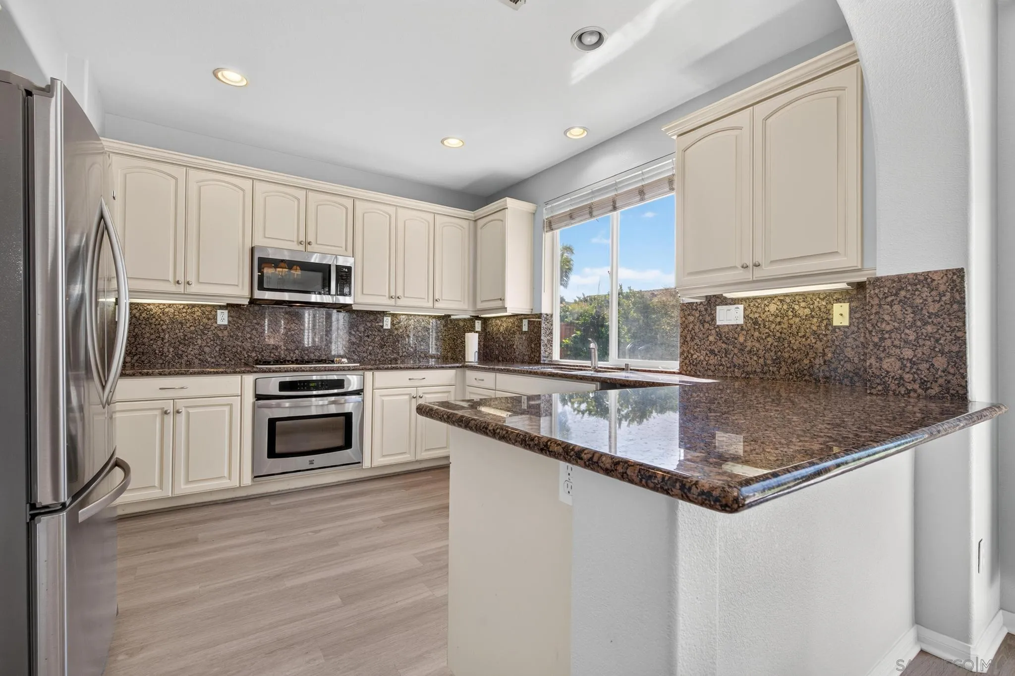 https://cdn.realtyfeed.com/cdn/127/260018572/3ebffa5afb0998222749d1e02015544d.webp