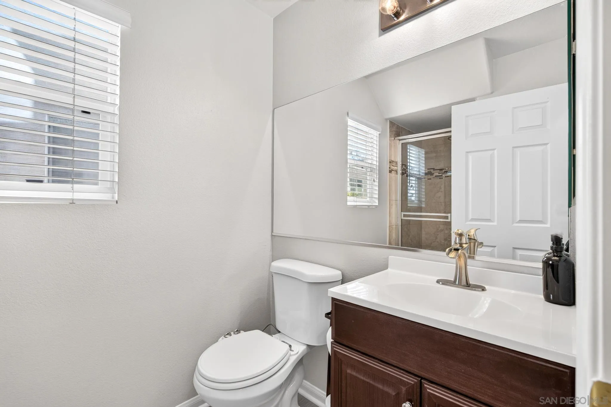 https://cdn.realtyfeed.com/cdn/127/260018572/5944f24e4e5fbeef3f879e084b2d1b31.webp