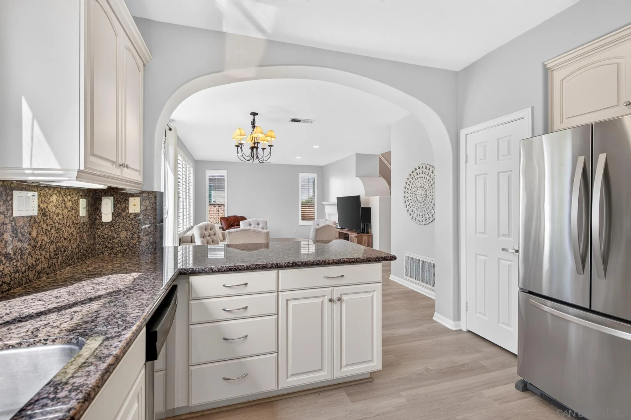 https://cdn.realtyfeed.com/cdn/127/260018572/66527dffcbbe66f0d0a620a19cd4b026.webp