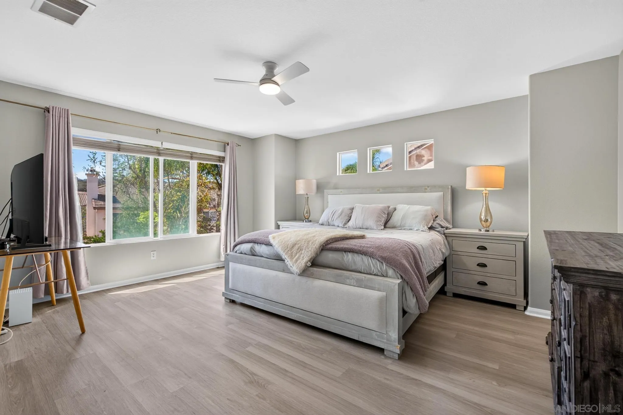 https://cdn.realtyfeed.com/cdn/127/260018572/6926639e6ed127009fef079666dd0dbc.webp