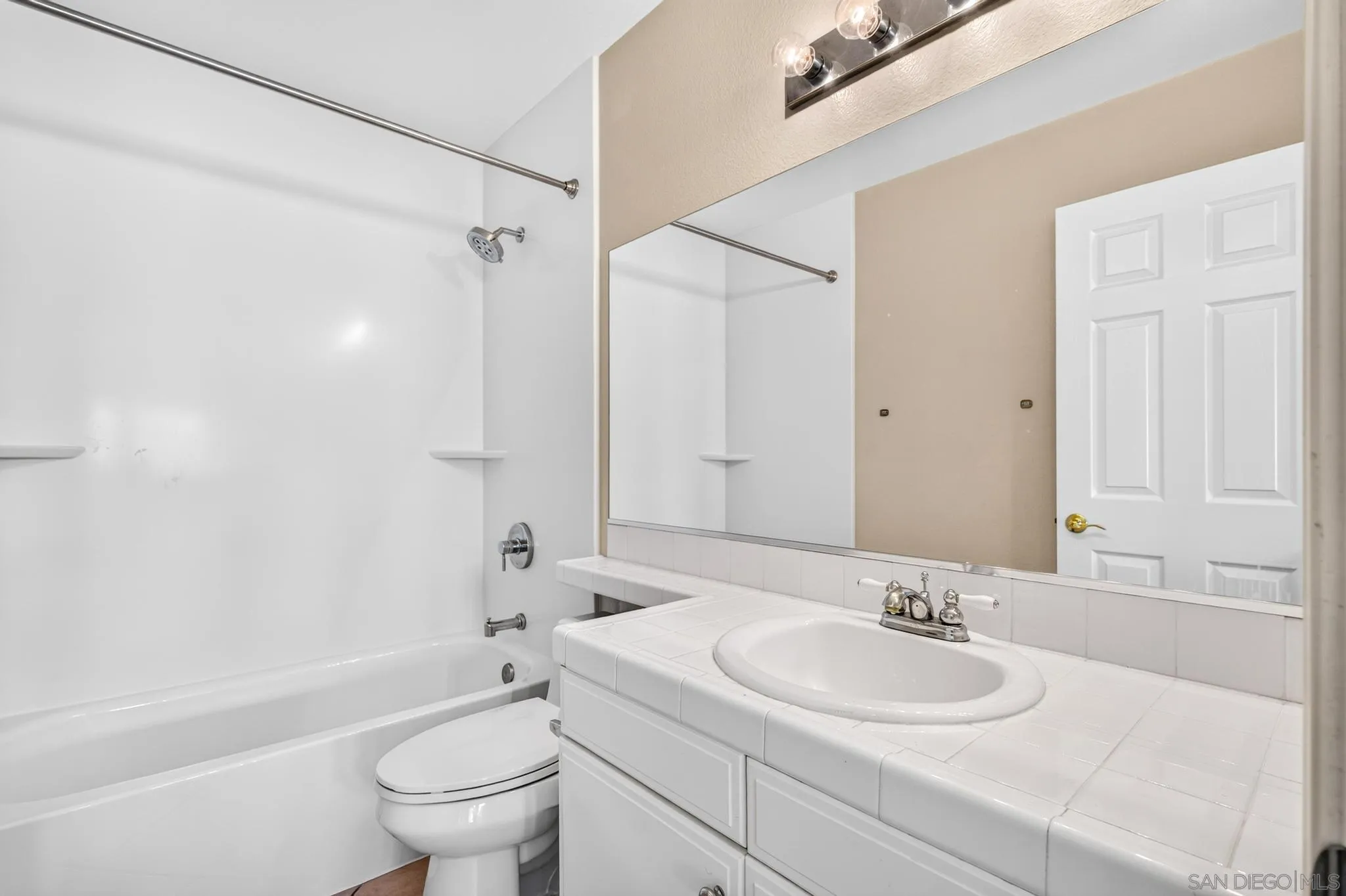 https://cdn.realtyfeed.com/cdn/127/260018572/a2cb74a0c3ddaf7d9ffc3ef77e45c083.webp