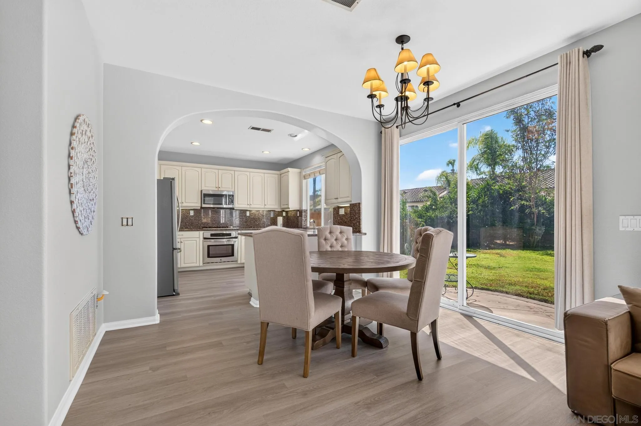 https://cdn.realtyfeed.com/cdn/127/260018572/c74796c131e54608f44b28ccf363f011.webp
