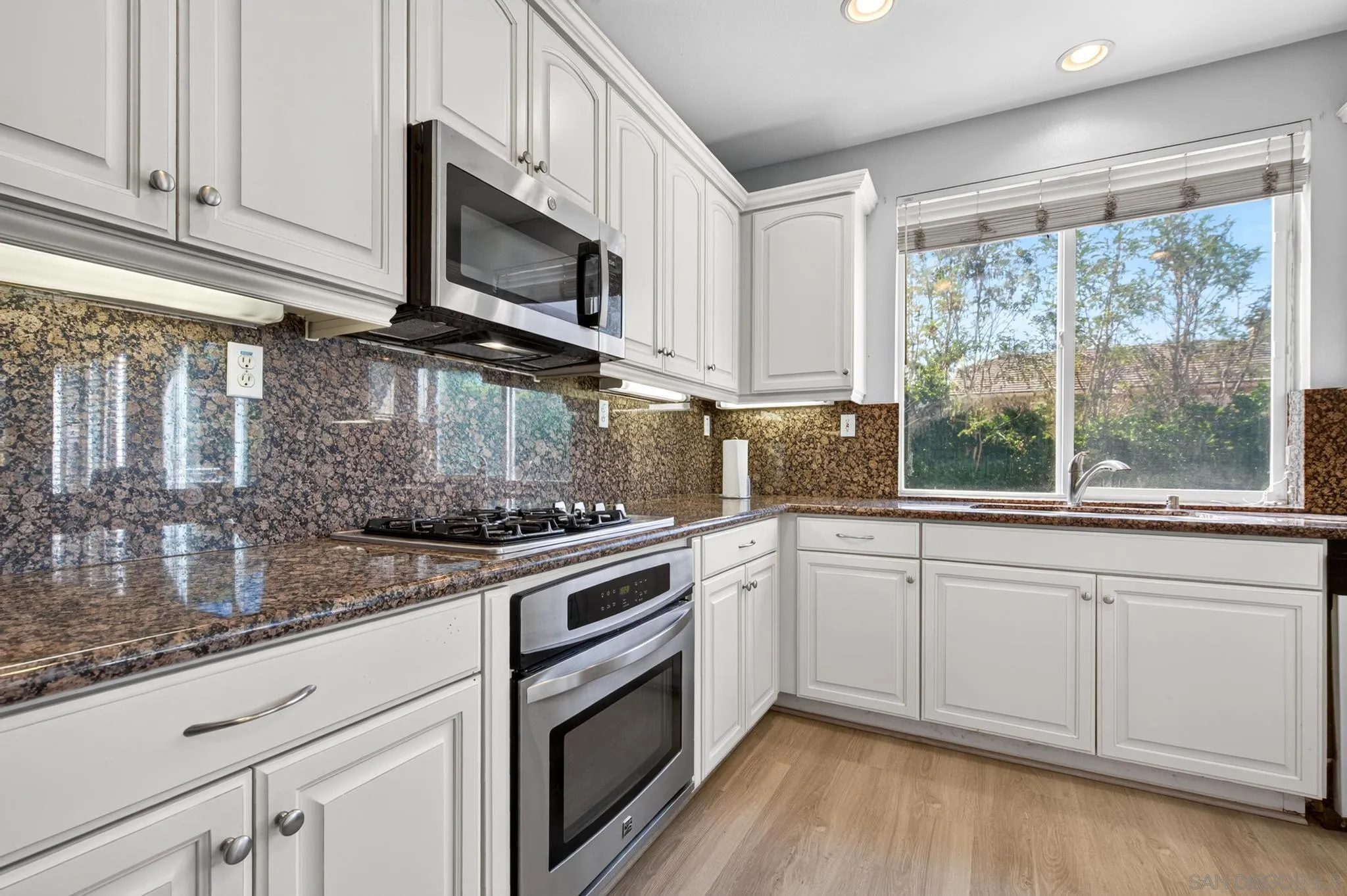 https://cdn.realtyfeed.com/cdn/127/260018572/fd21b623a77005a6bcb7d541a11b1094.webp