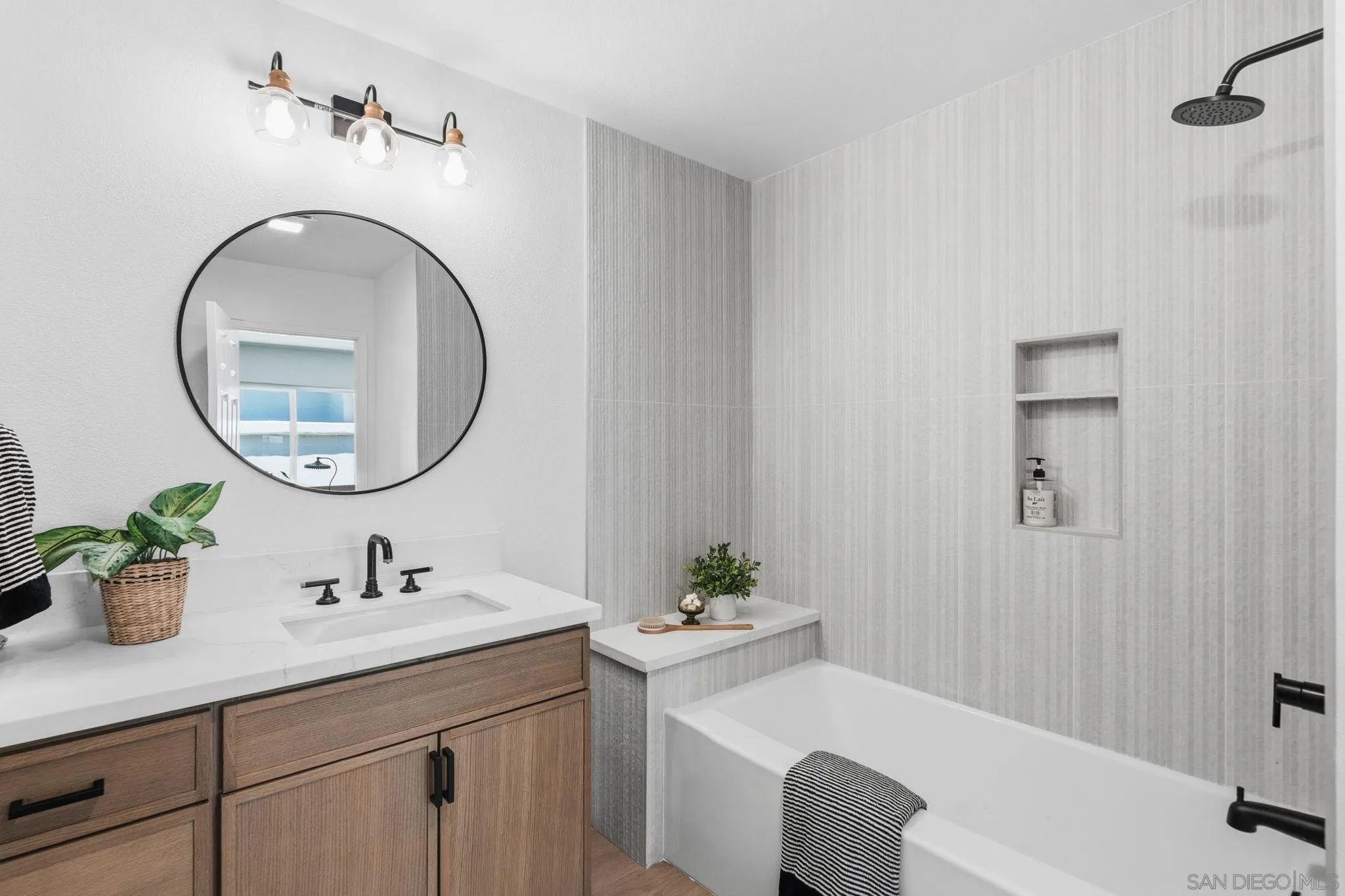 https://cdn.realtyfeed.com/cdn/127/260018574/74d182414afb1c0404b6d2c55f8510df.webp