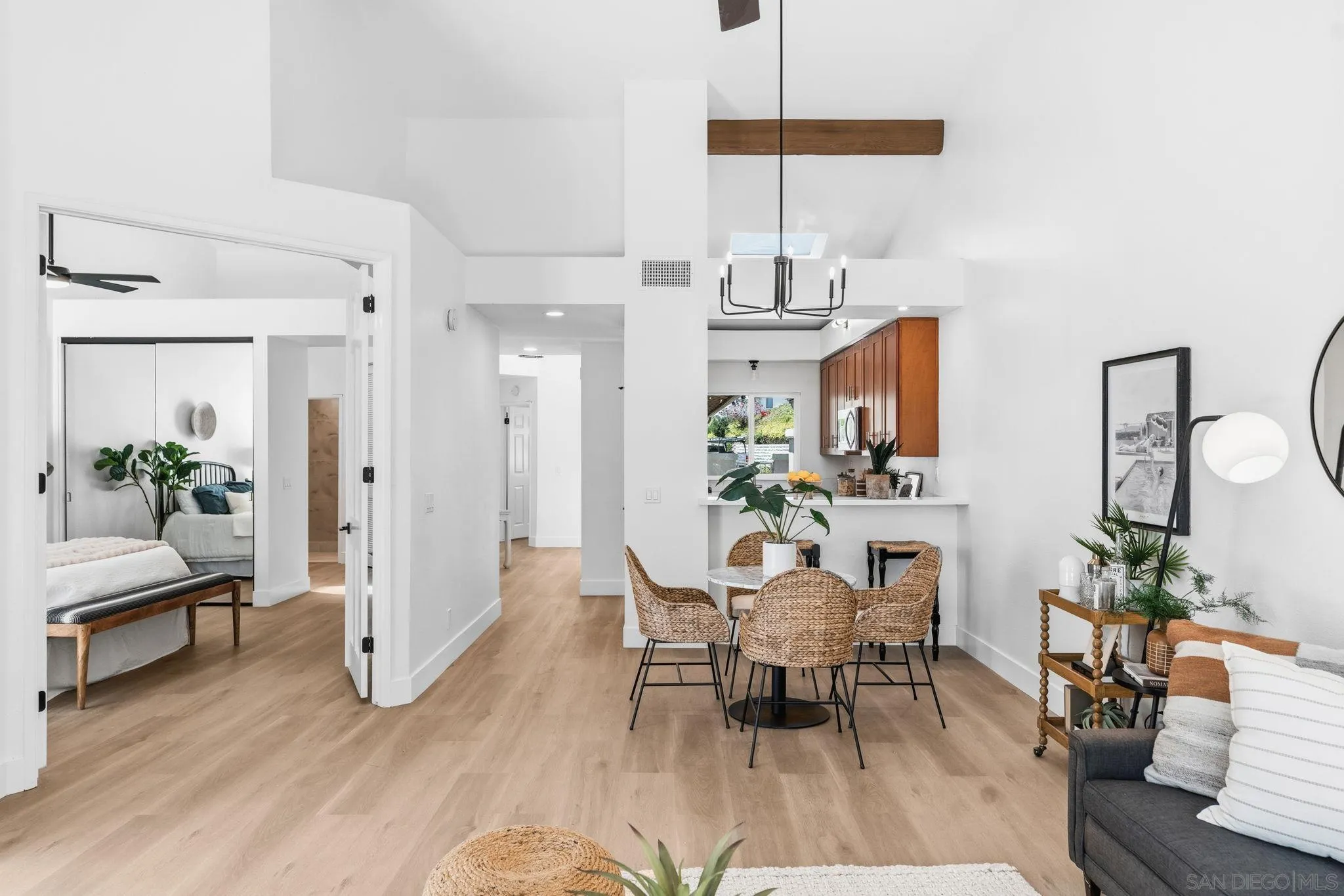 https://cdn.realtyfeed.com/cdn/127/260018574/d0ceaa8c39aaaada84d757c68de74160.webp