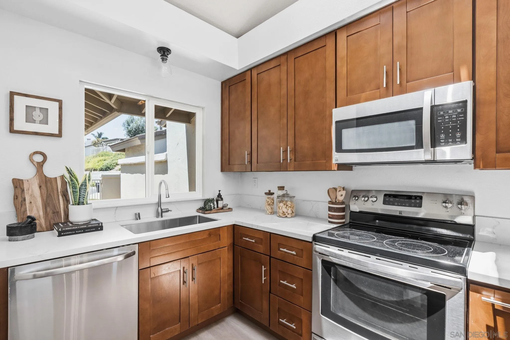 https://cdn.realtyfeed.com/cdn/127/260018574/d5c7dd5b704c3805d119a450c5149dcf.webp