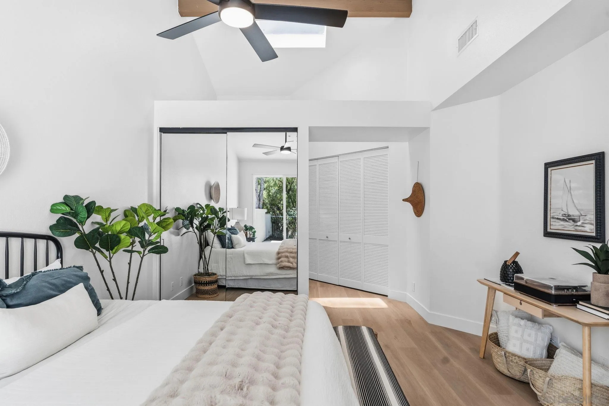 https://cdn.realtyfeed.com/cdn/127/260018574/ed5c032f52e63a1e448bdd749399996c.webp