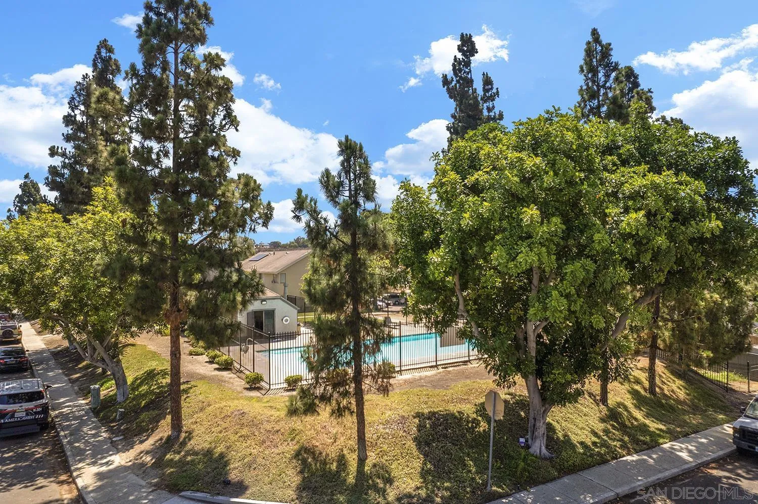 https://cdn.realtyfeed.com/cdn/127/260018577/886e34f90dd8f5e9bb05f31e53dc84c7.webp