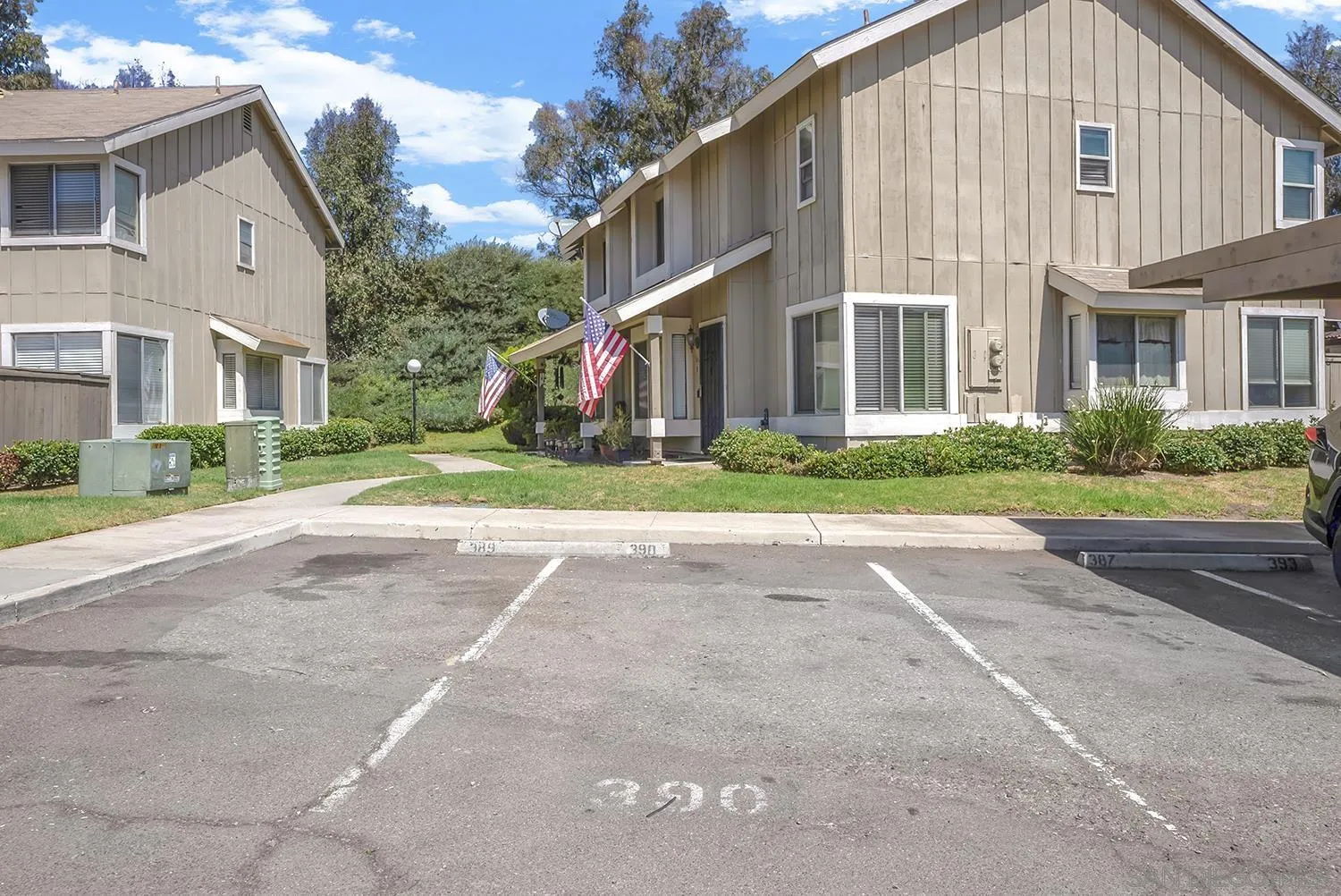 https://cdn.realtyfeed.com/cdn/127/260018577/da4f6c4b29c3fd6619314647257582cc.webp