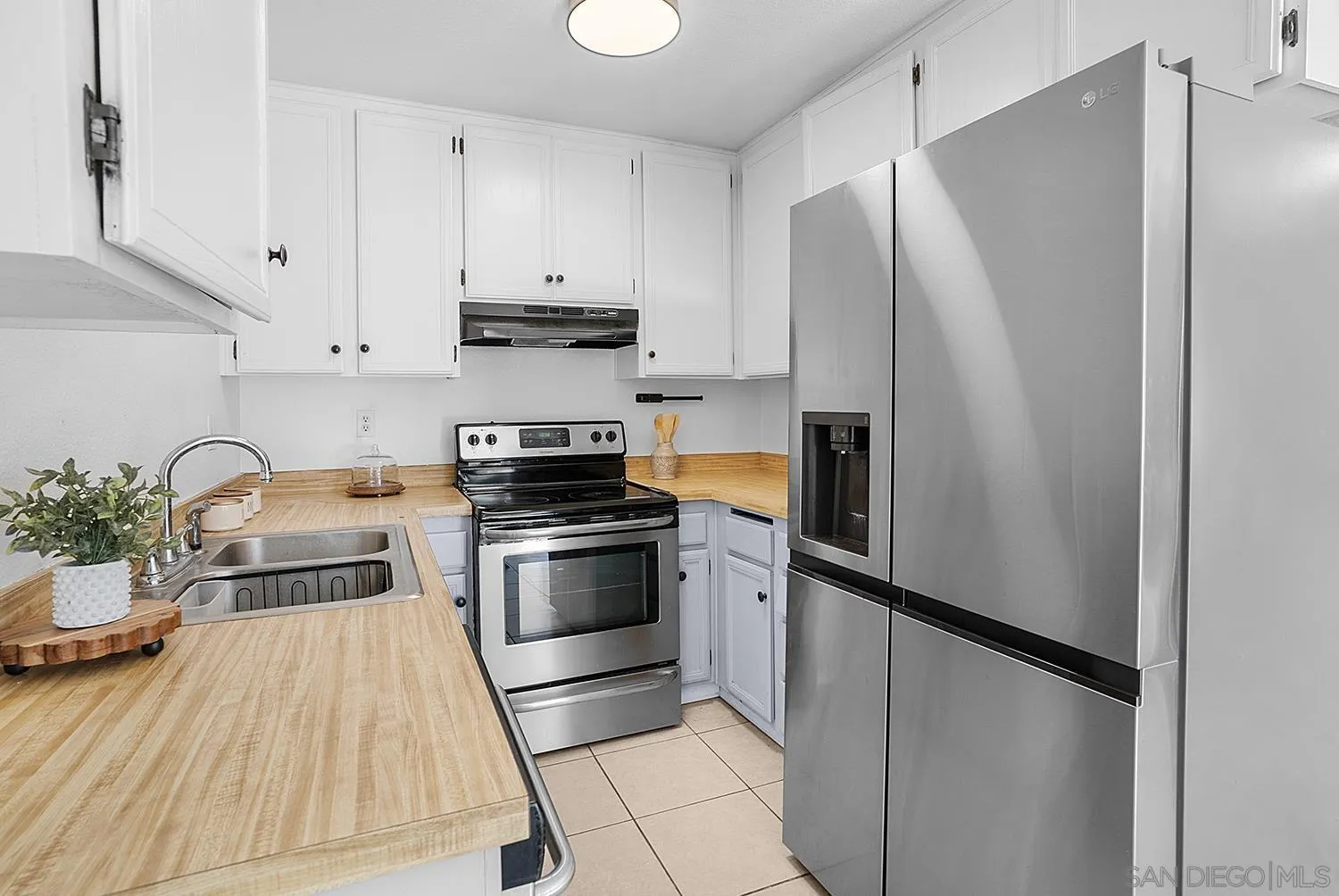 https://cdn.realtyfeed.com/cdn/127/260018577/e9141b4333c1d69e477b31a3f7648478.webp