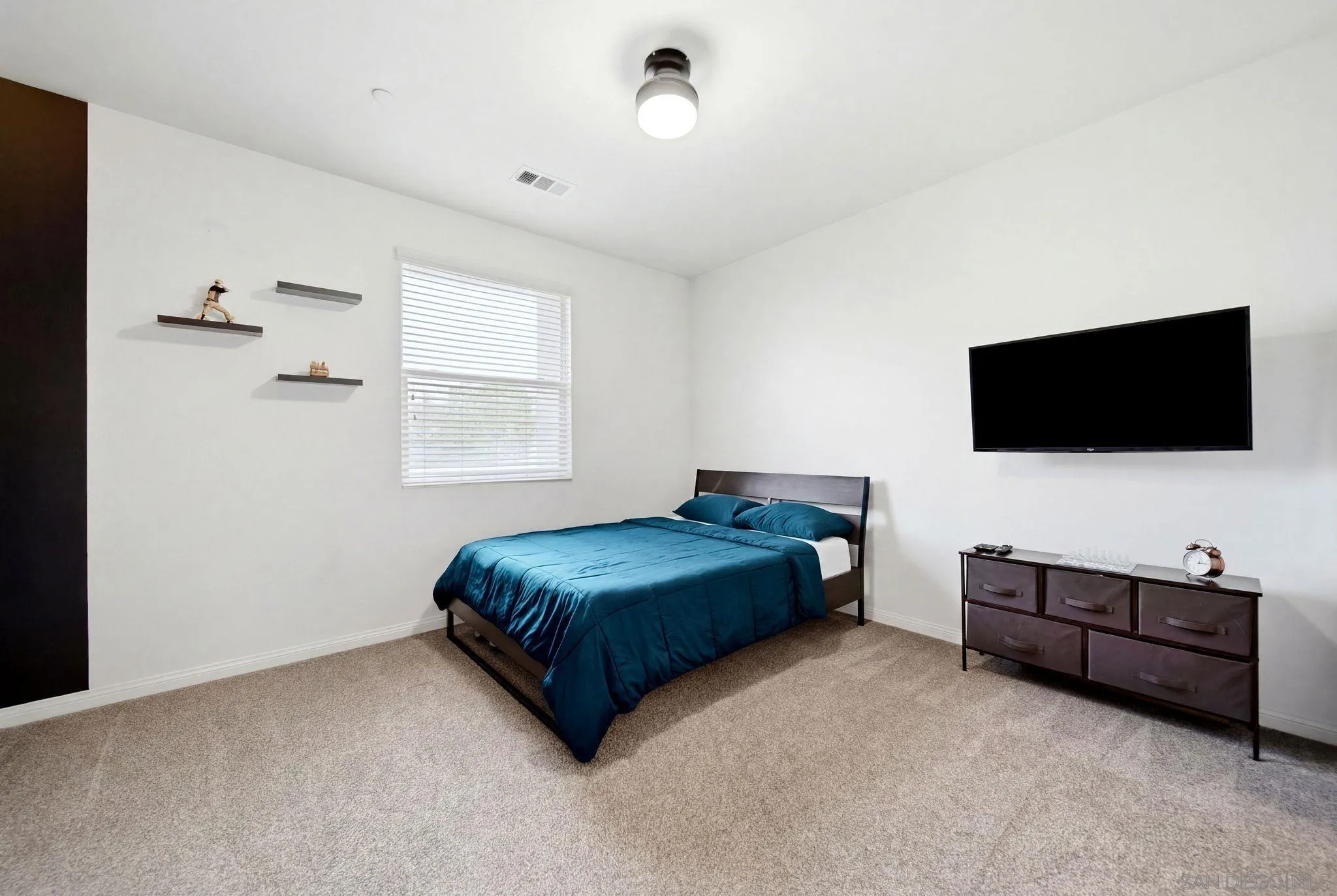 Photo #11: 260018585 Listing: Photo #11