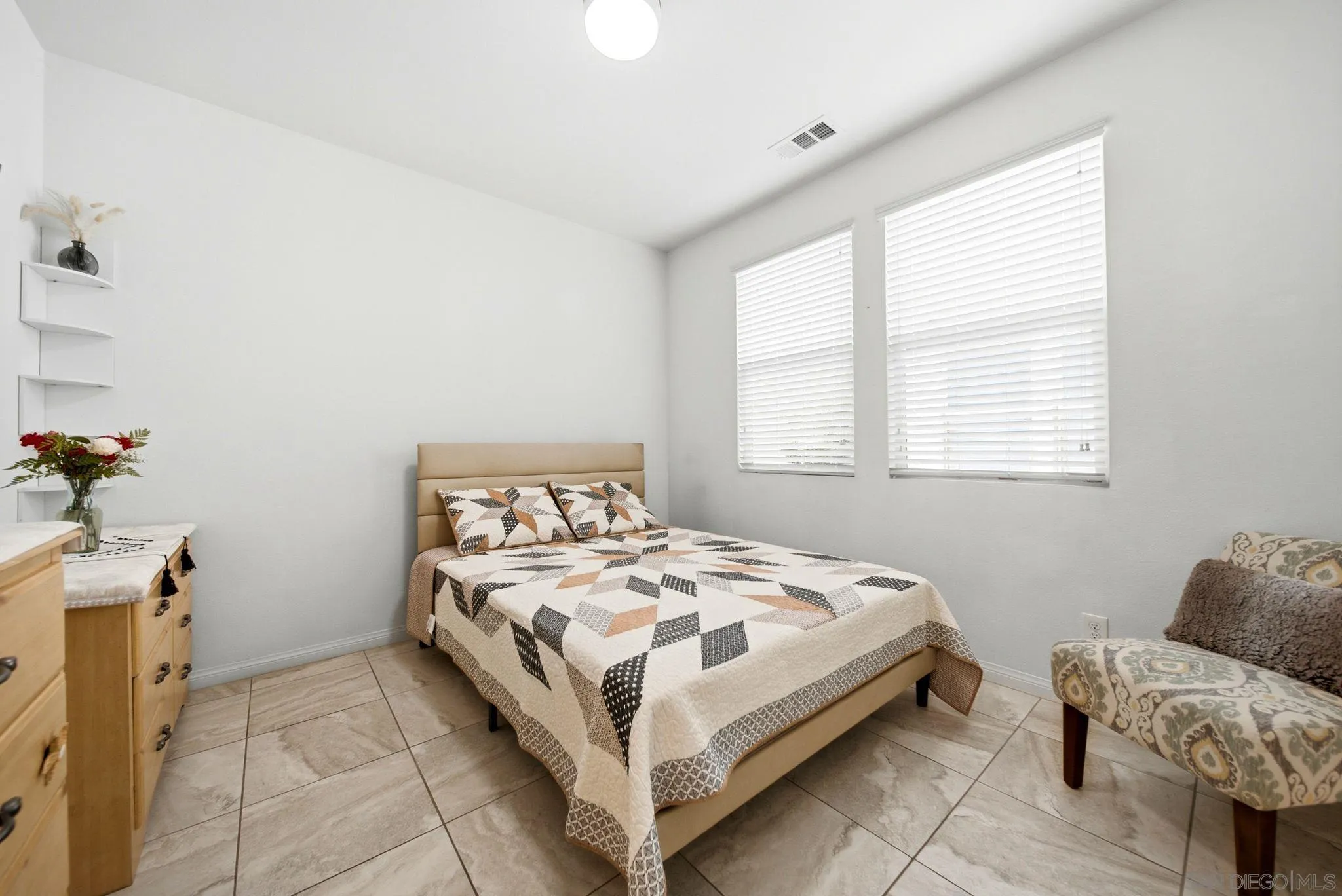 Photo #7: 260018585 Listing: Photo #7