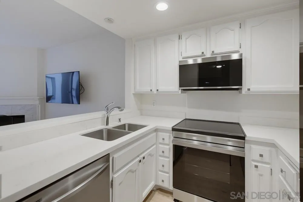 Photo #11: 260018590 Listing: Photo #11