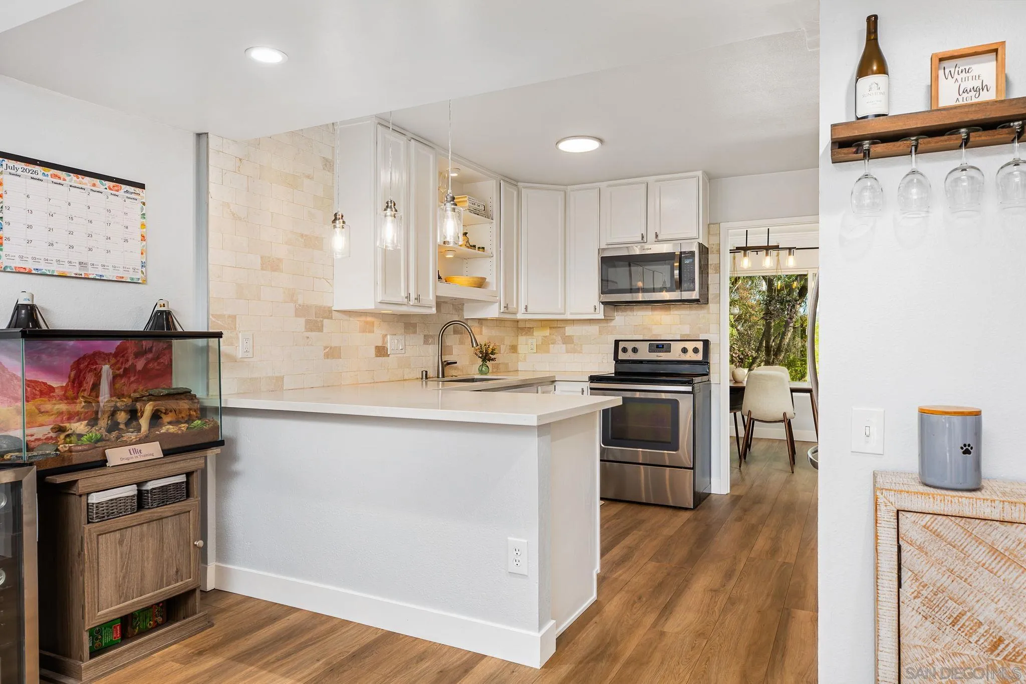 https://cdn.realtyfeed.com/cdn/127/260018591/05e8f27fcedd2c33abecfcd5094c4c53.webp