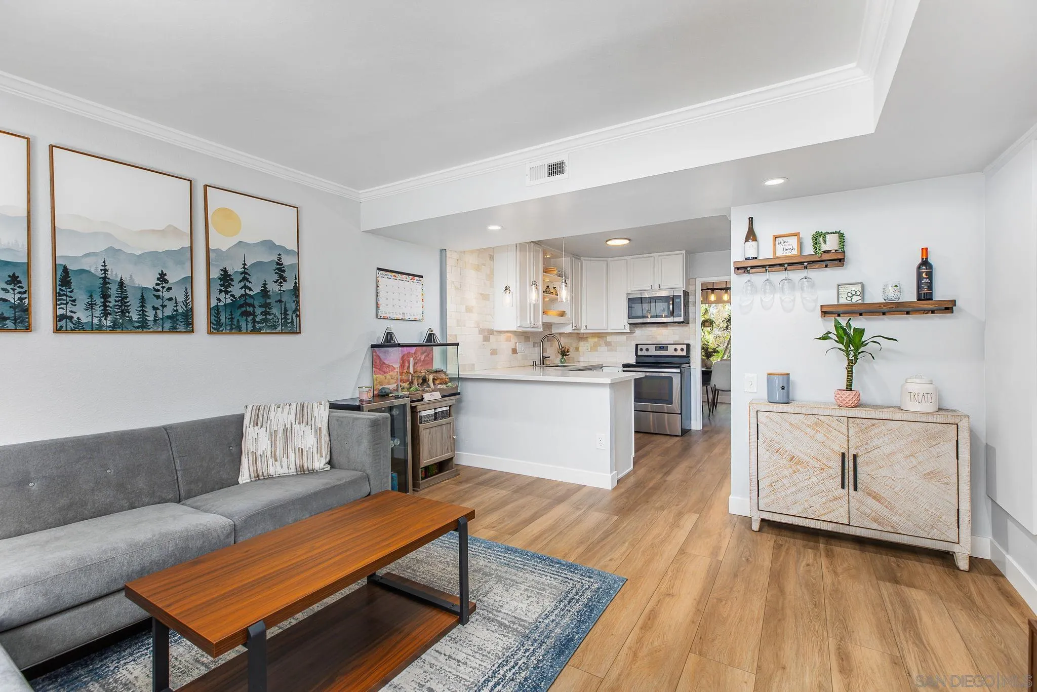 https://cdn.realtyfeed.com/cdn/127/260018591/084a17404d1d6f51f955c7c14d79b690.webp