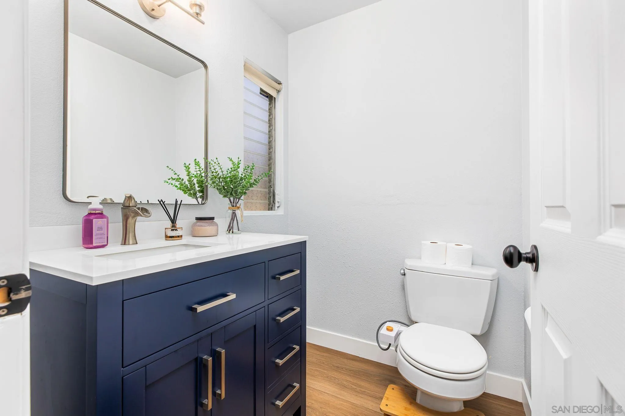 https://cdn.realtyfeed.com/cdn/127/260018591/35dbed73be8fd4525f6a3efb75bd4dc4.webp