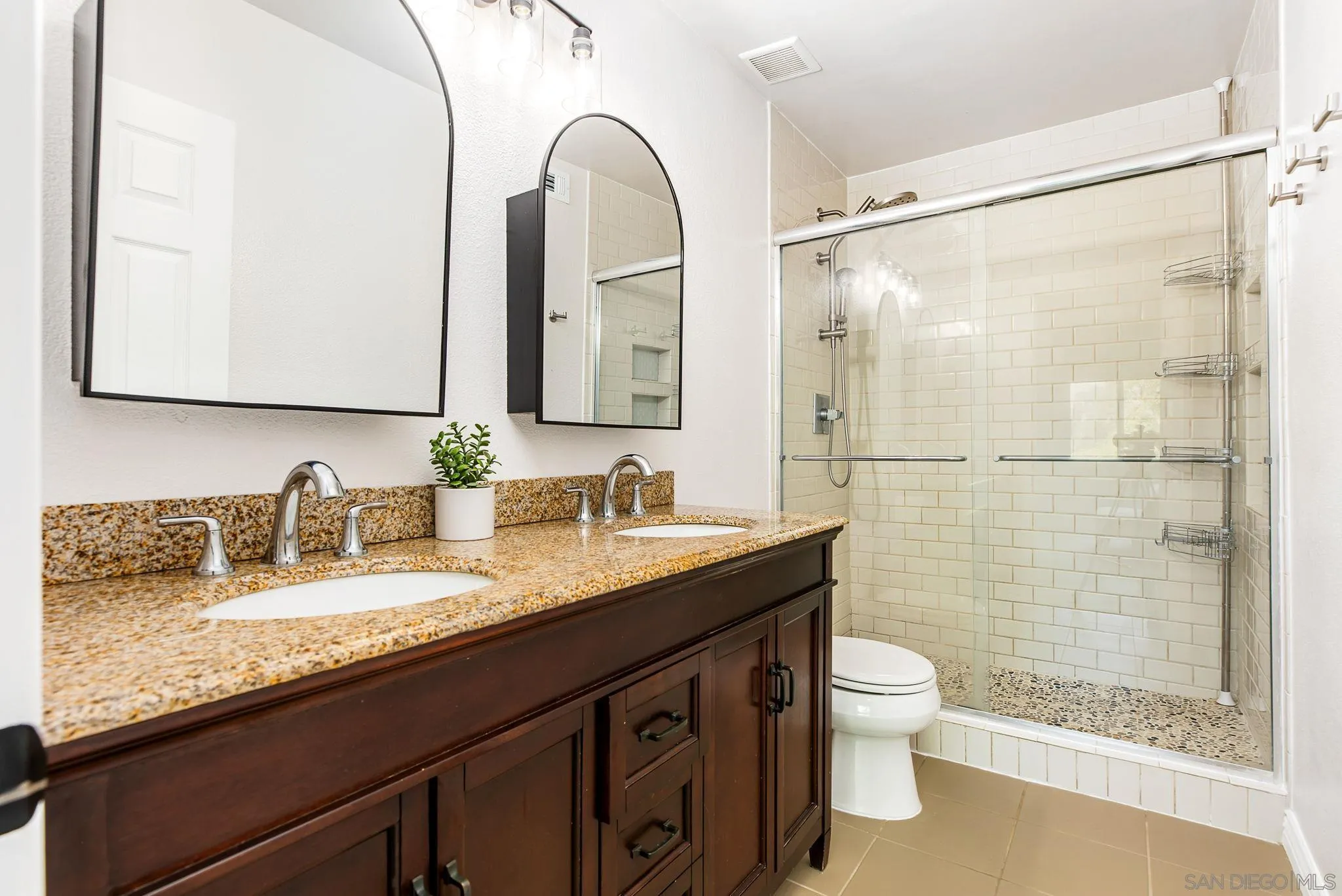 https://cdn.realtyfeed.com/cdn/127/260018591/4324074b47f214b3423ef9554fb64d46.webp