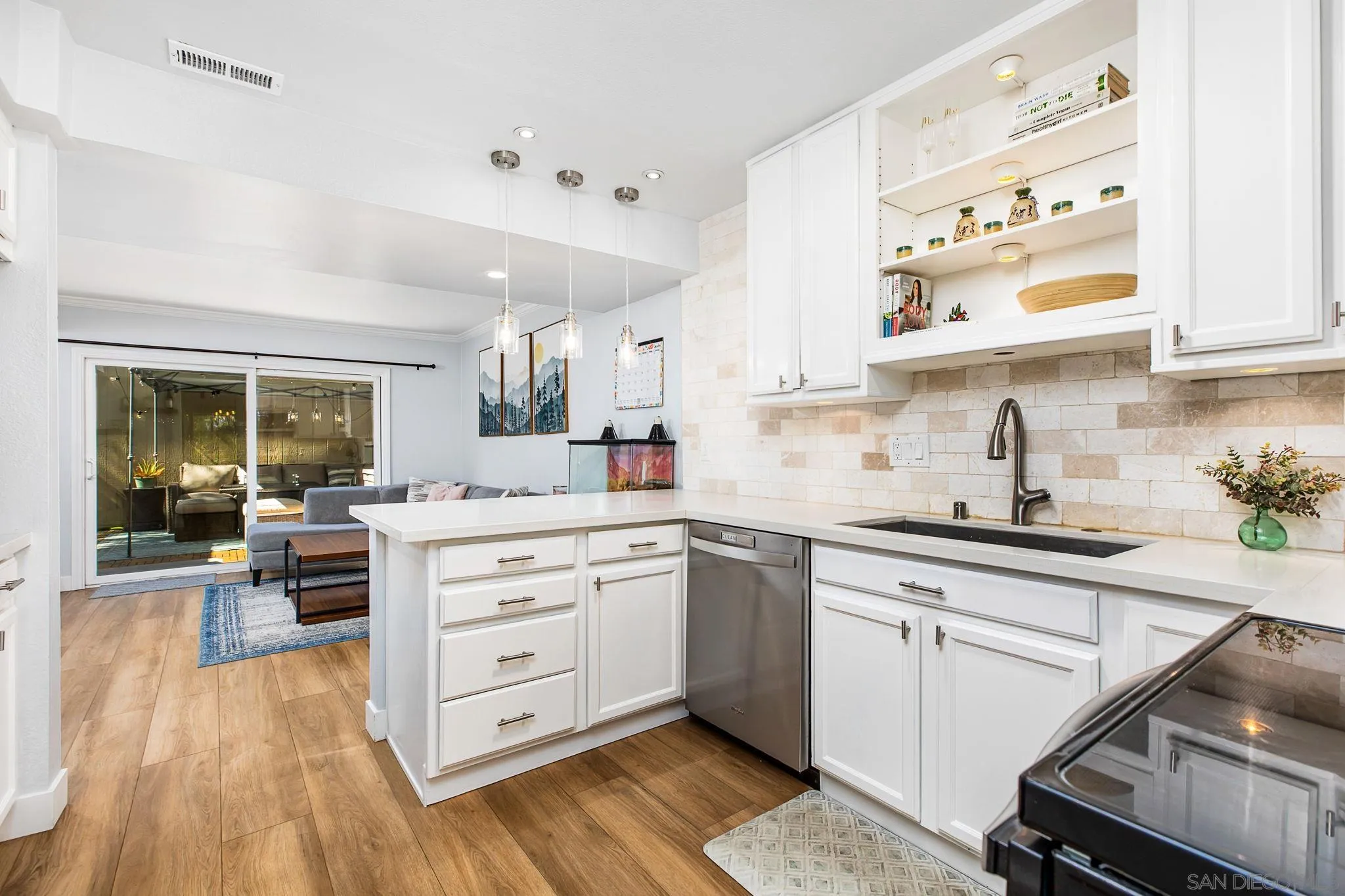 https://cdn.realtyfeed.com/cdn/127/260018591/b8d78ec77460b520810ff82d0791ec99.webp