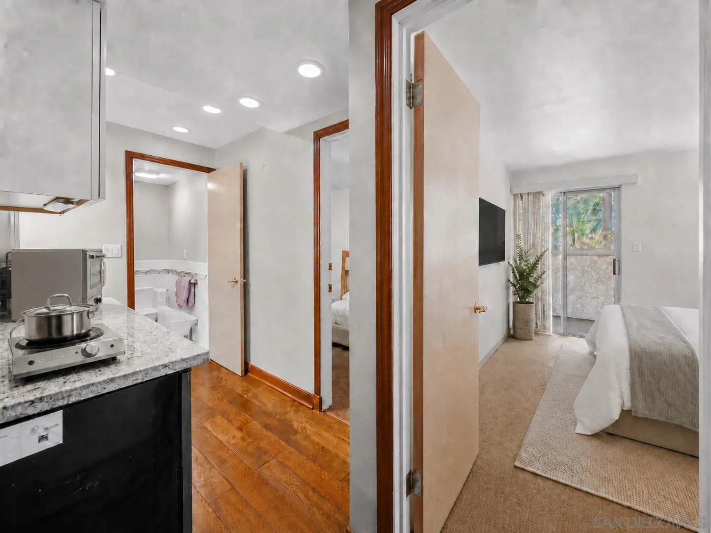 https://cdn.realtyfeed.com/cdn/127/260018596/1485f103471a6ecc7cf80516847b3a12.webp