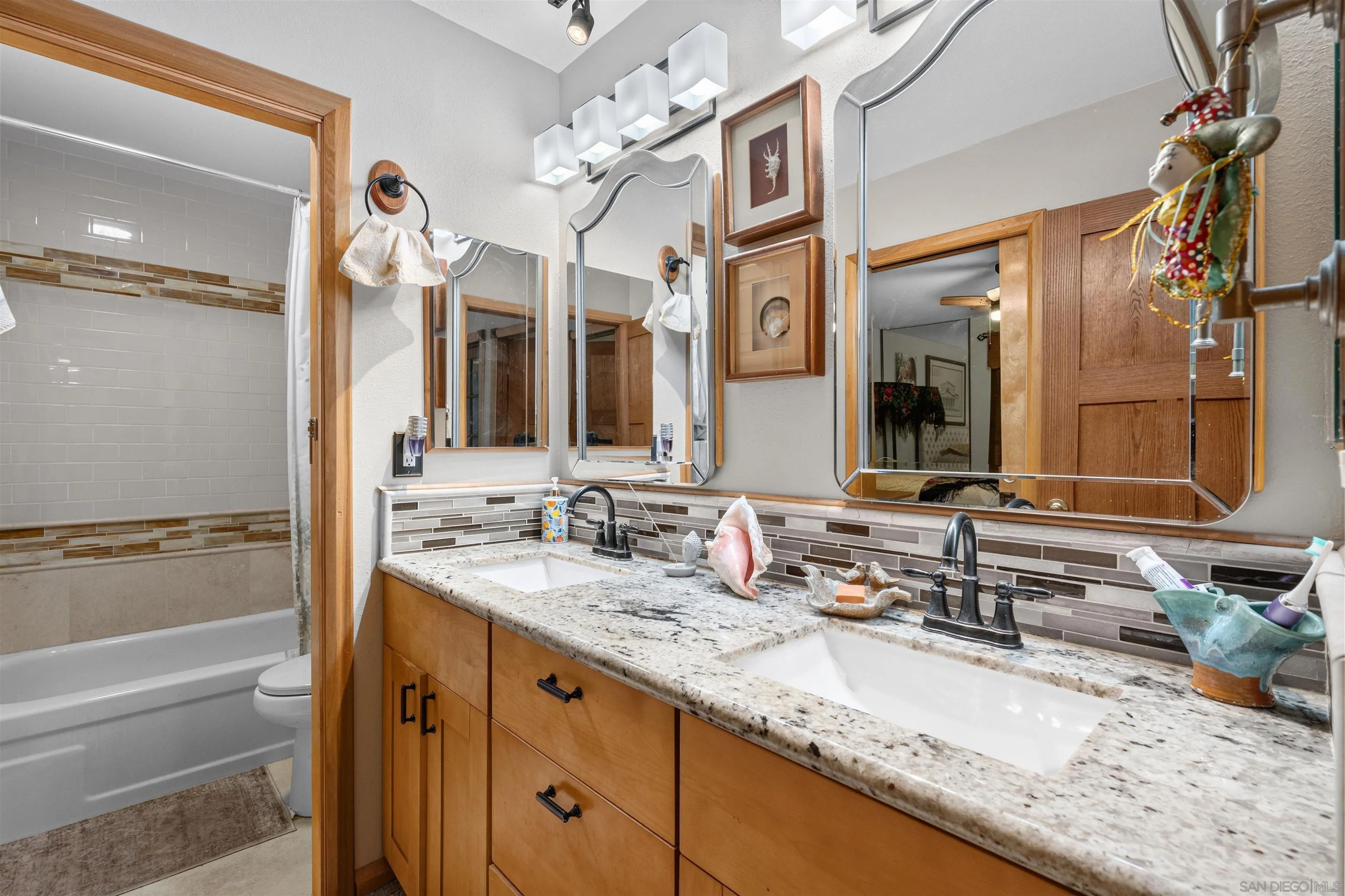 https://cdn.realtyfeed.com/cdn/127/260018596/24598a88f078d54b0e68516fc06d14d6.webp