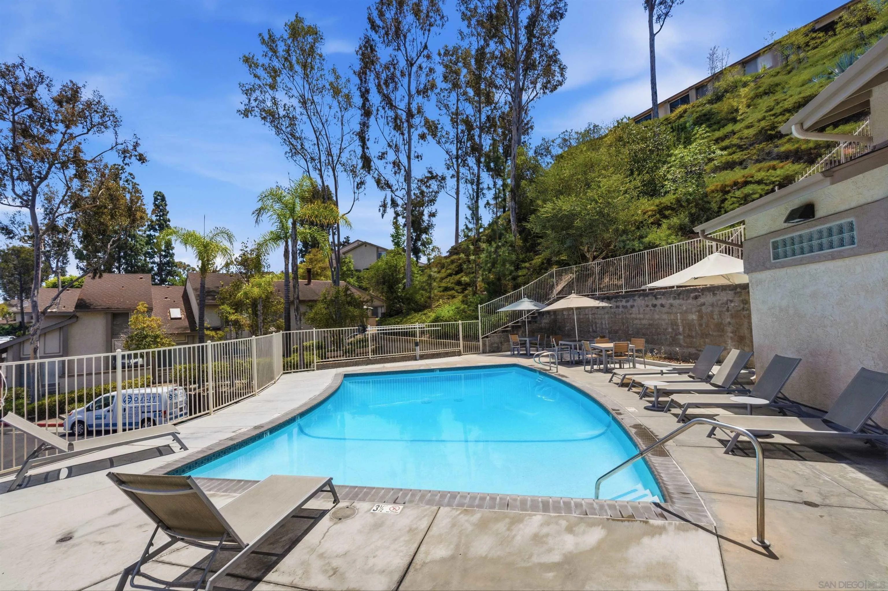 https://cdn.realtyfeed.com/cdn/127/260018596/28ad0734457bf9bef5d3aa9e553481ab.webp