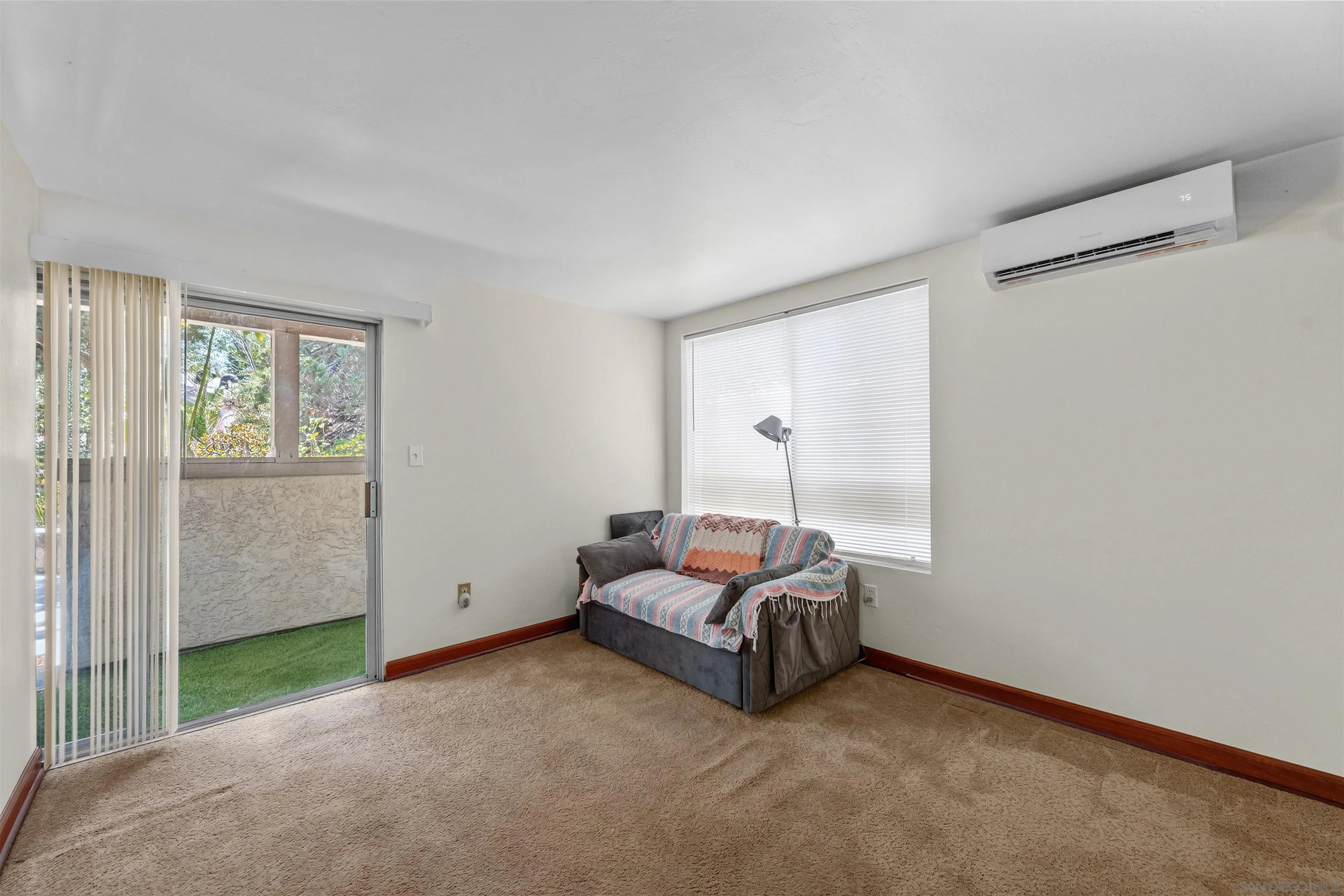 https://cdn.realtyfeed.com/cdn/127/260018596/89db673f8250e2d338e1901f575aef40.webp
