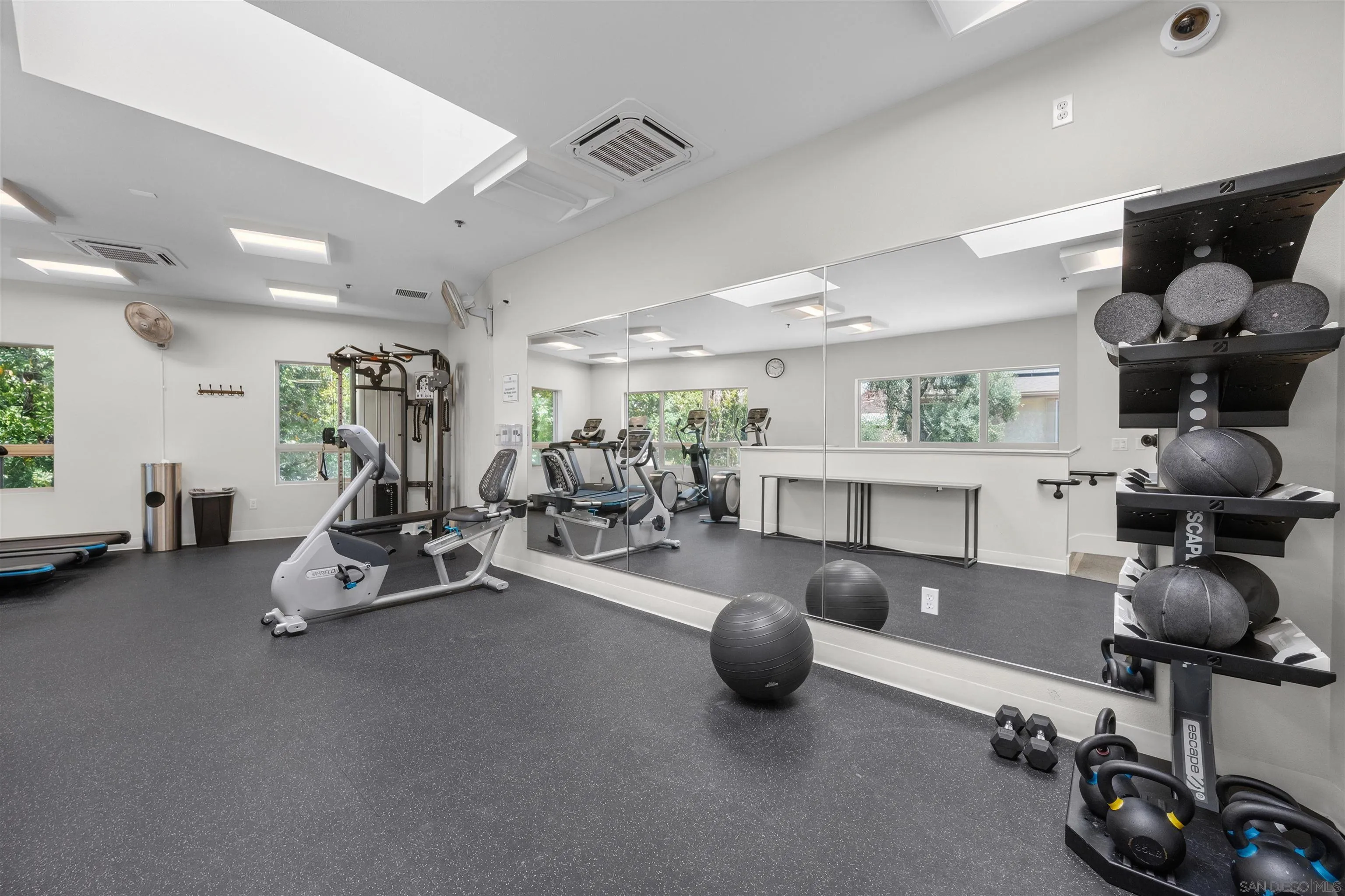 https://cdn.realtyfeed.com/cdn/127/260018596/dcfa7e9b0dd698c5e15143e8f4e30b16.webp