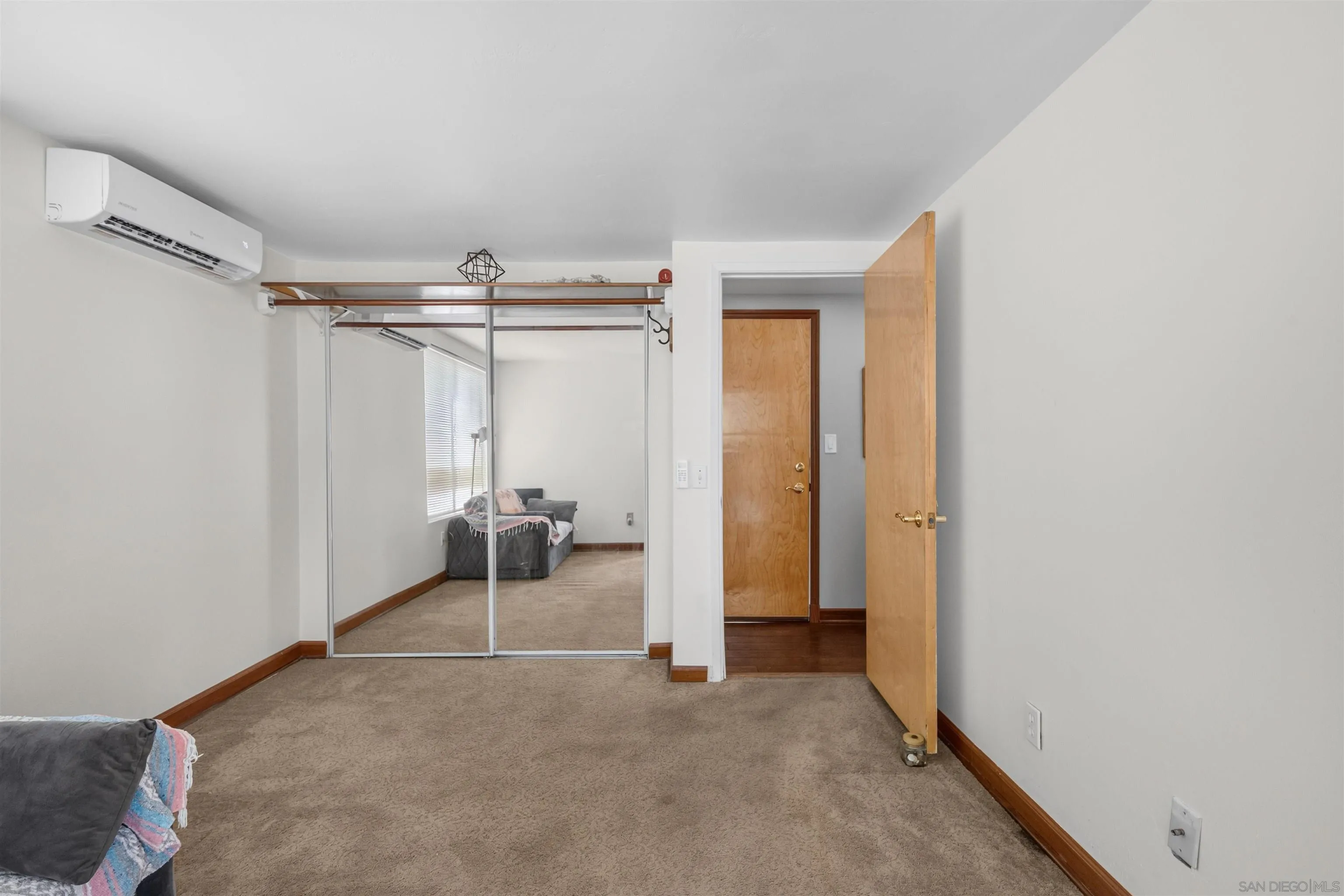 https://cdn.realtyfeed.com/cdn/127/260018596/df7059ec3d5dedb5c18e5a828b6e7382.webp