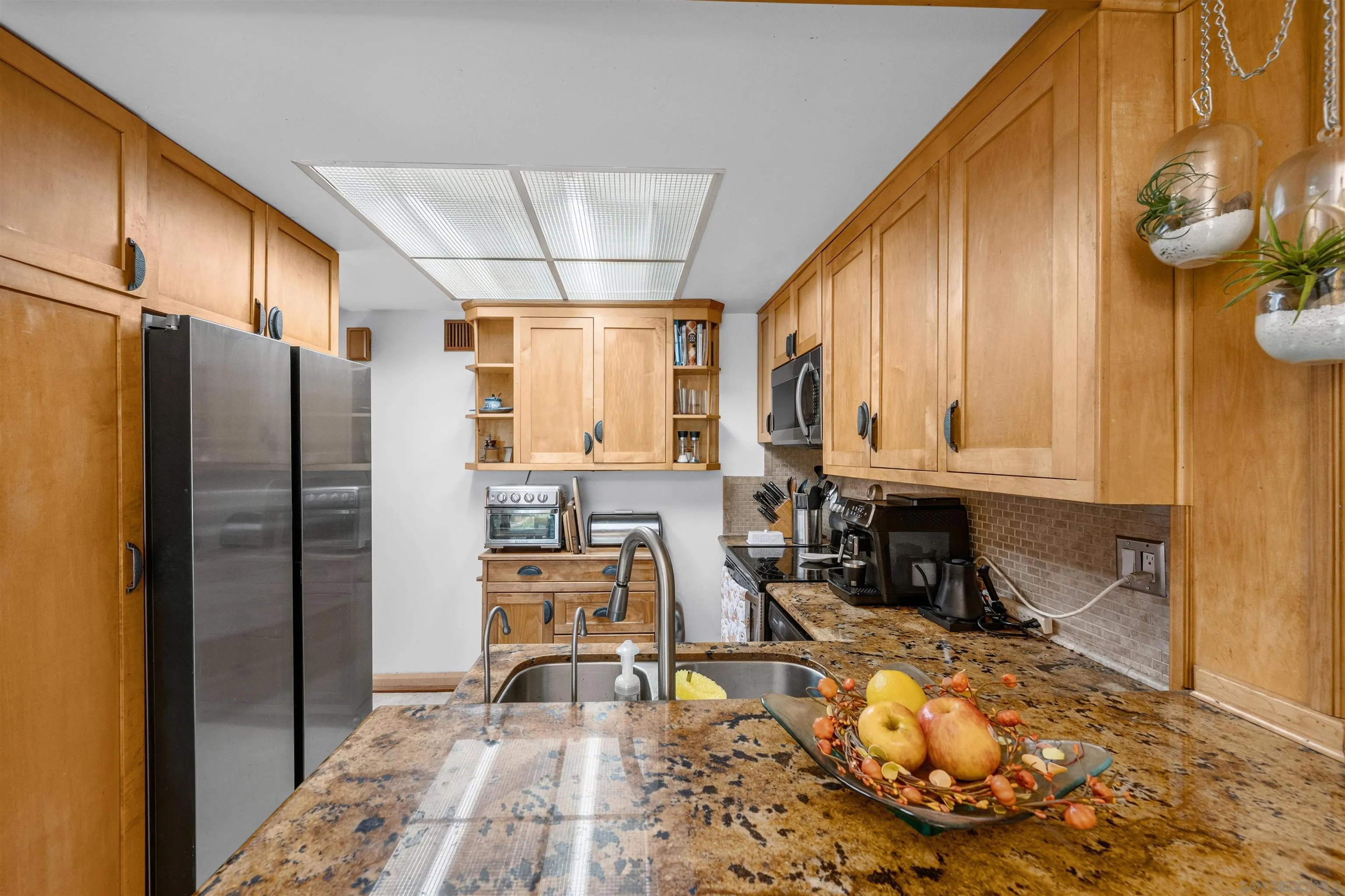 https://cdn.realtyfeed.com/cdn/127/260018596/e90d38cdd6391eec5e74828348fc0555.webp