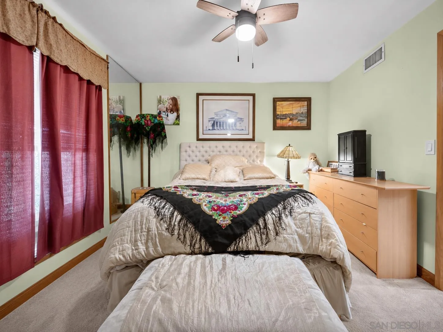 https://cdn.realtyfeed.com/cdn/127/260018596/f678927b0cc45b223a4be5058bf2b97e.webp