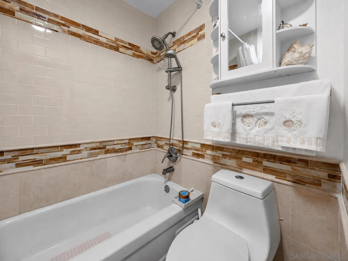 https://cdn.realtyfeed.com/cdn/127/260018596/f9d434dd37159199a9d58f95910e4012.webp