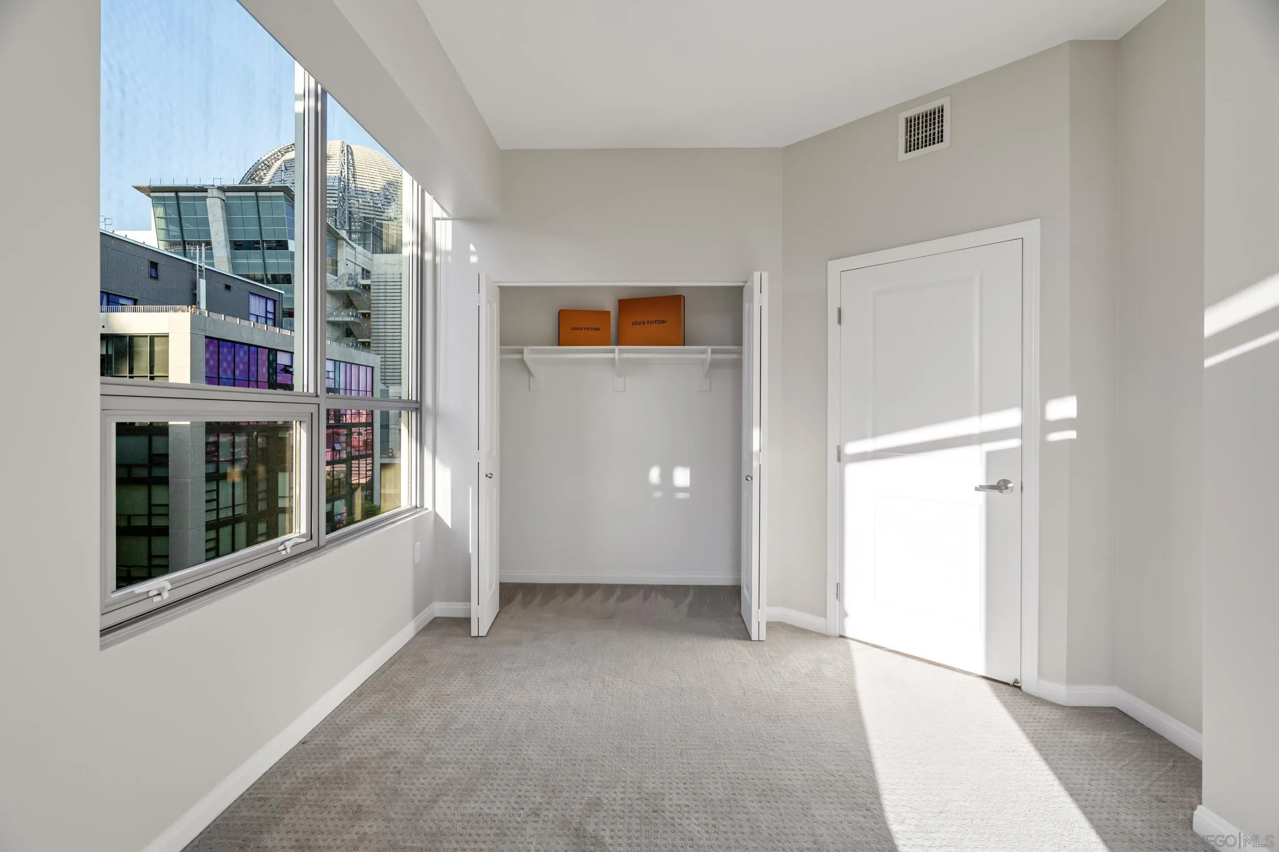 https://cdn.realtyfeed.com/cdn/127/260018598/184eba0bf31d5af8a774ee5c5bd1fa3e.webp