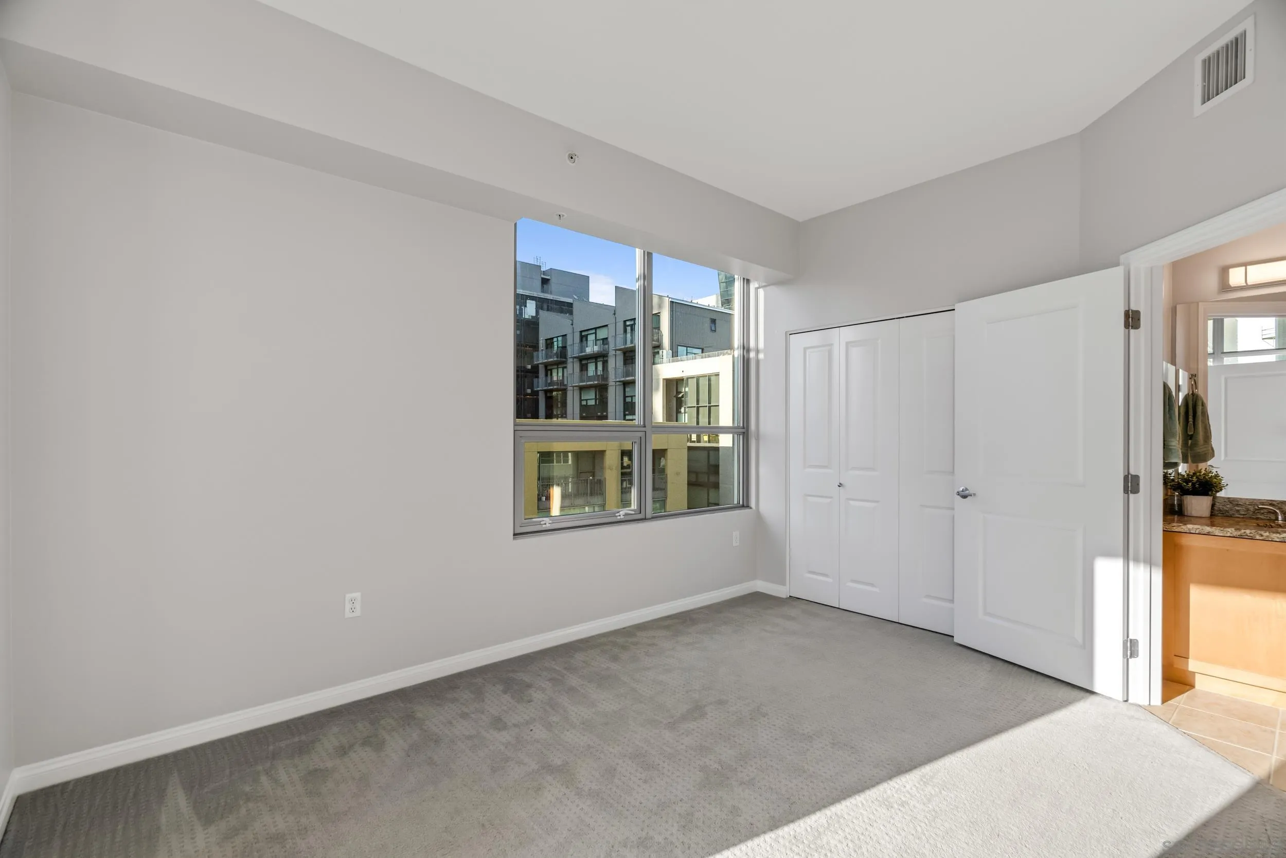 https://cdn.realtyfeed.com/cdn/127/260018598/1b6e7e6e711806c5f4b5fde33f8a11b7.webp