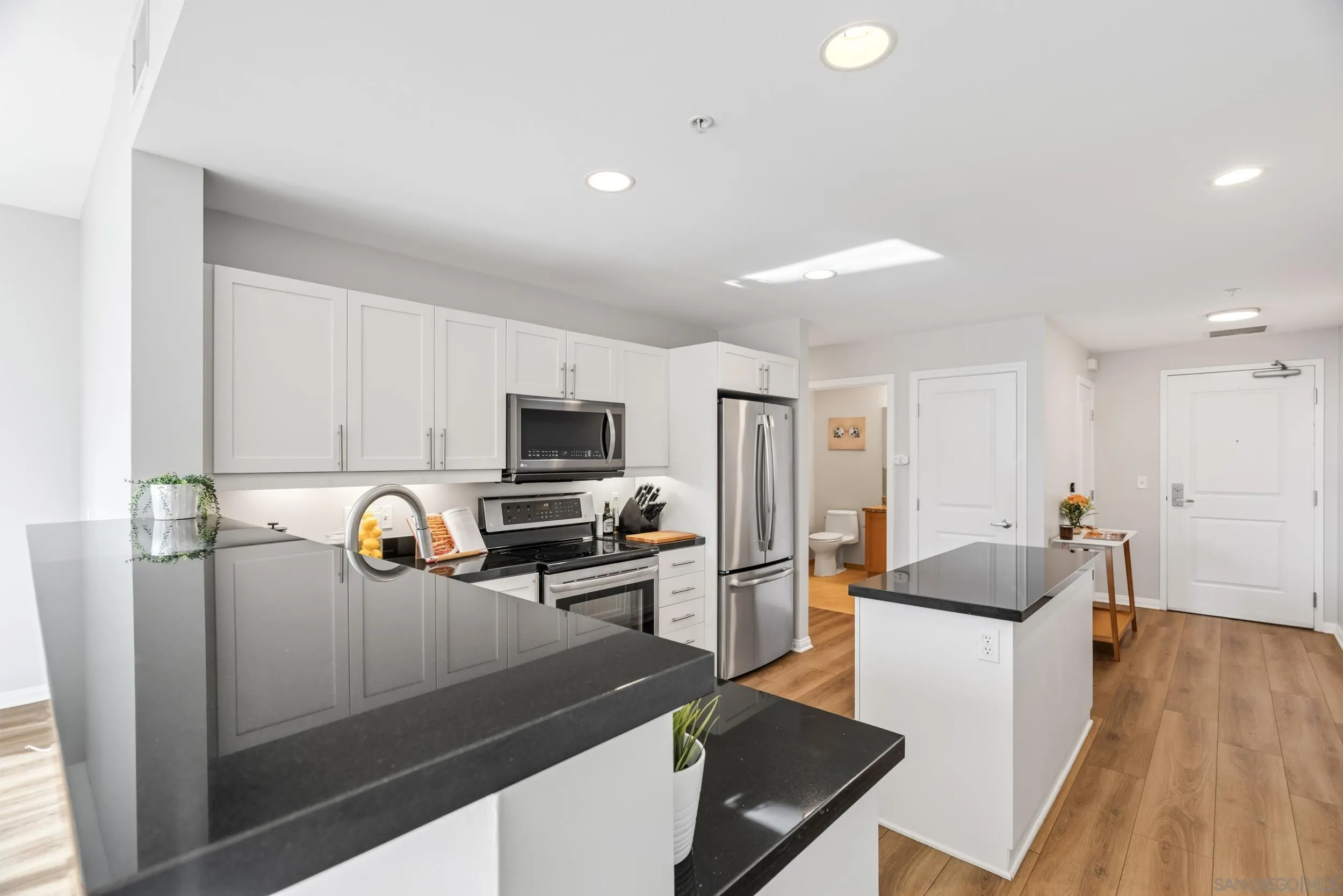 https://cdn.realtyfeed.com/cdn/127/260018598/3a6d29f37bfbf3d2203b3ed8d384e0fc.webp