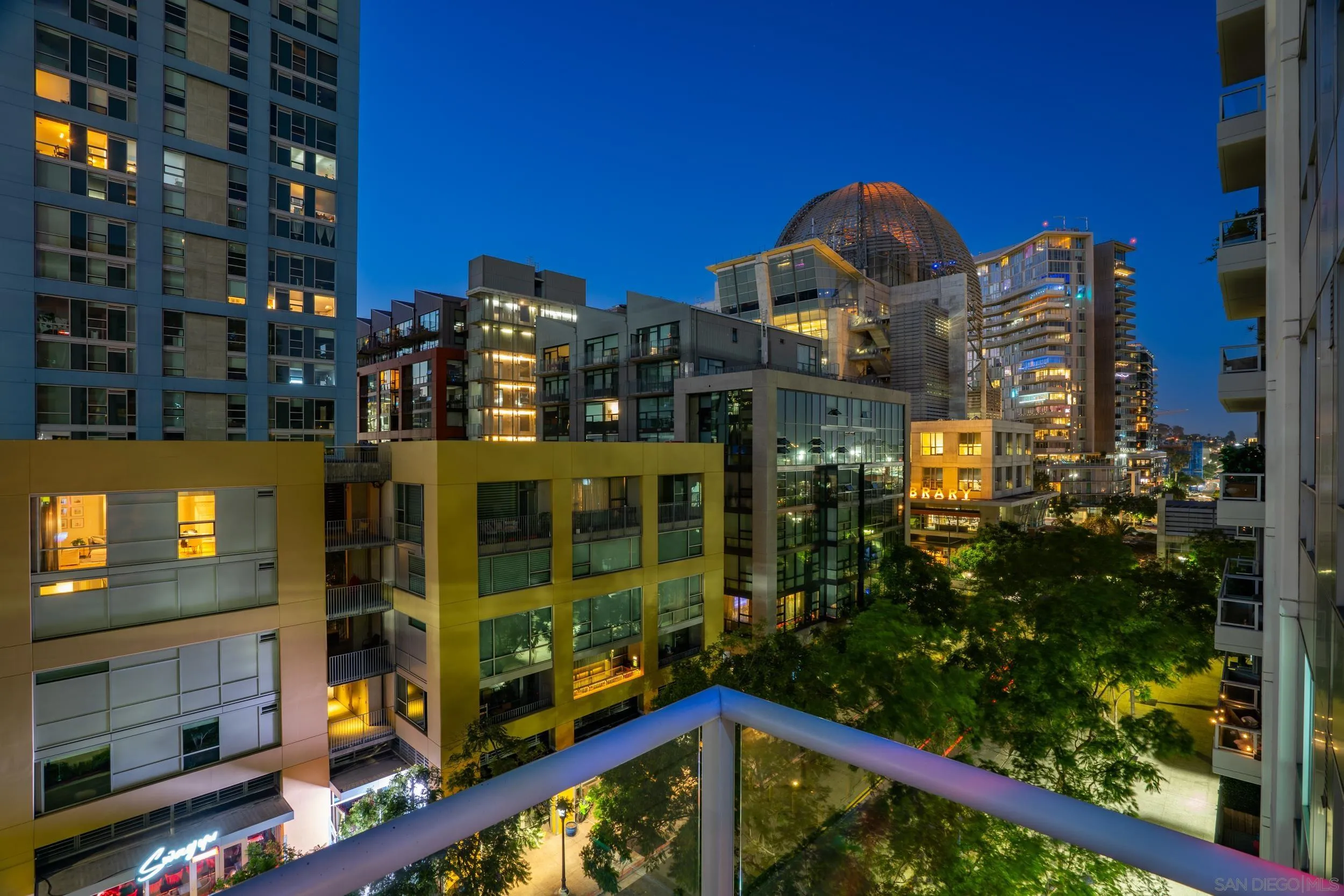 https://cdn.realtyfeed.com/cdn/127/260018598/5c015828d395f81e8766f3518715d400.webp
