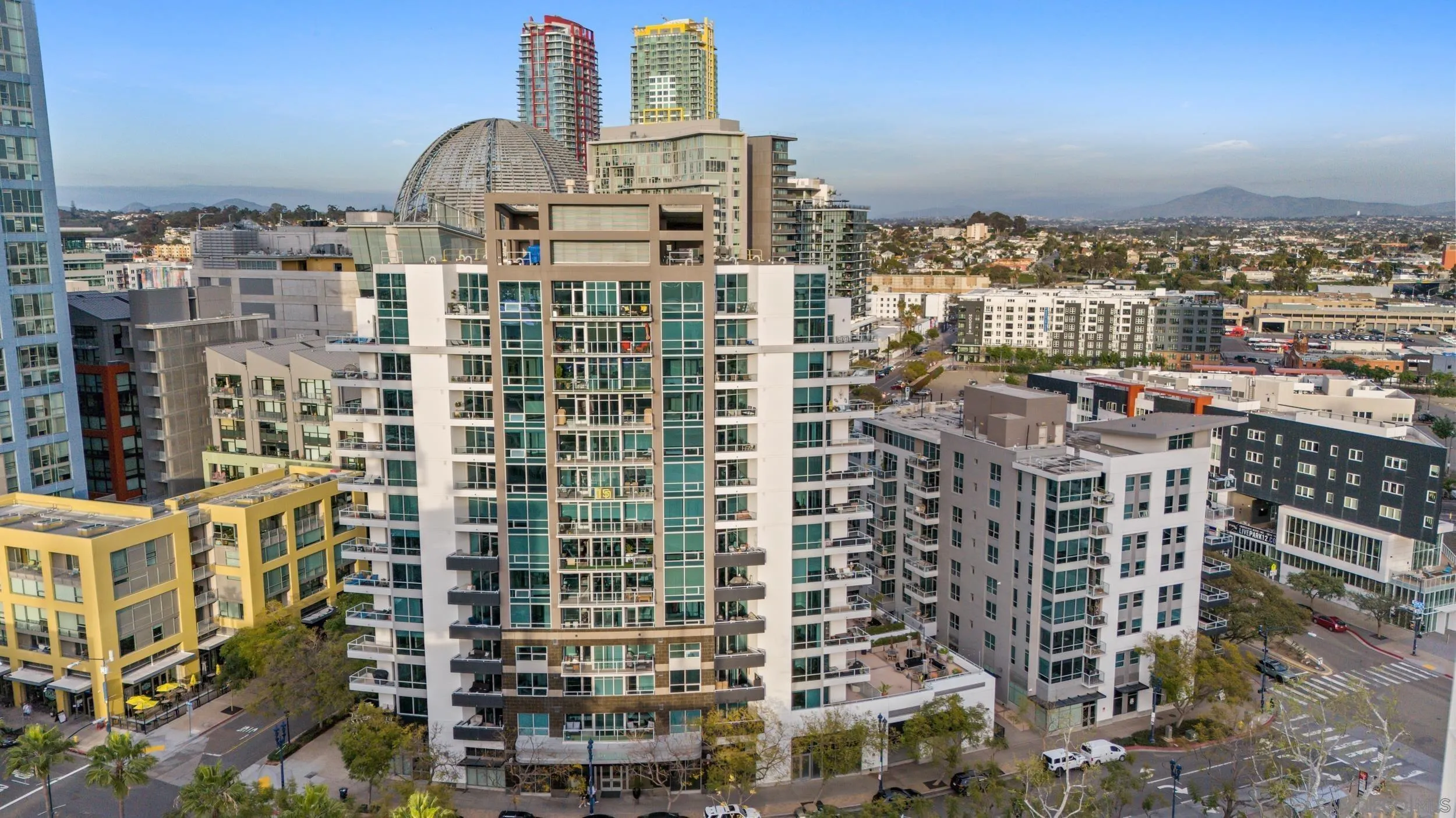 https://cdn.realtyfeed.com/cdn/127/260018598/69fe0e6d484eaf3534e1ecb583db7fb6.webp