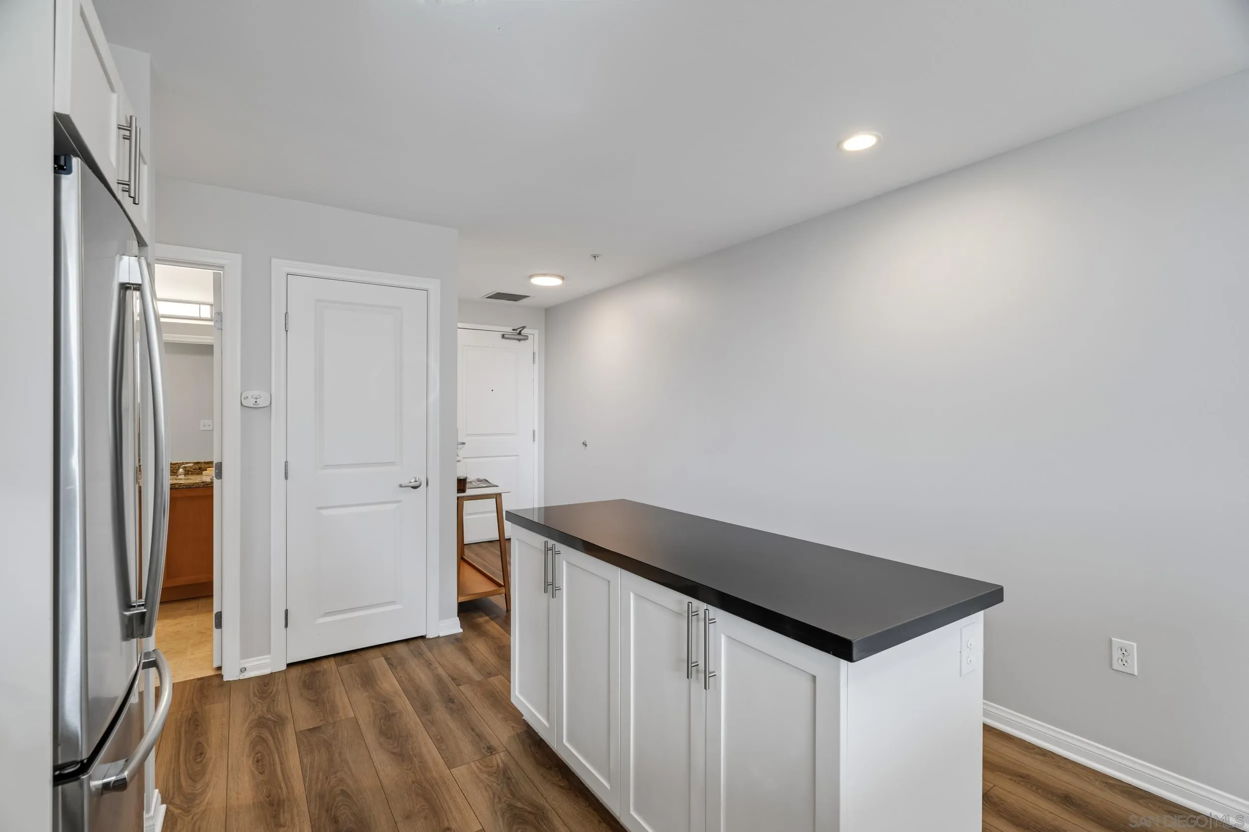 https://cdn.realtyfeed.com/cdn/127/260018598/75b3336f6250704344a867cd1fd83e84.webp