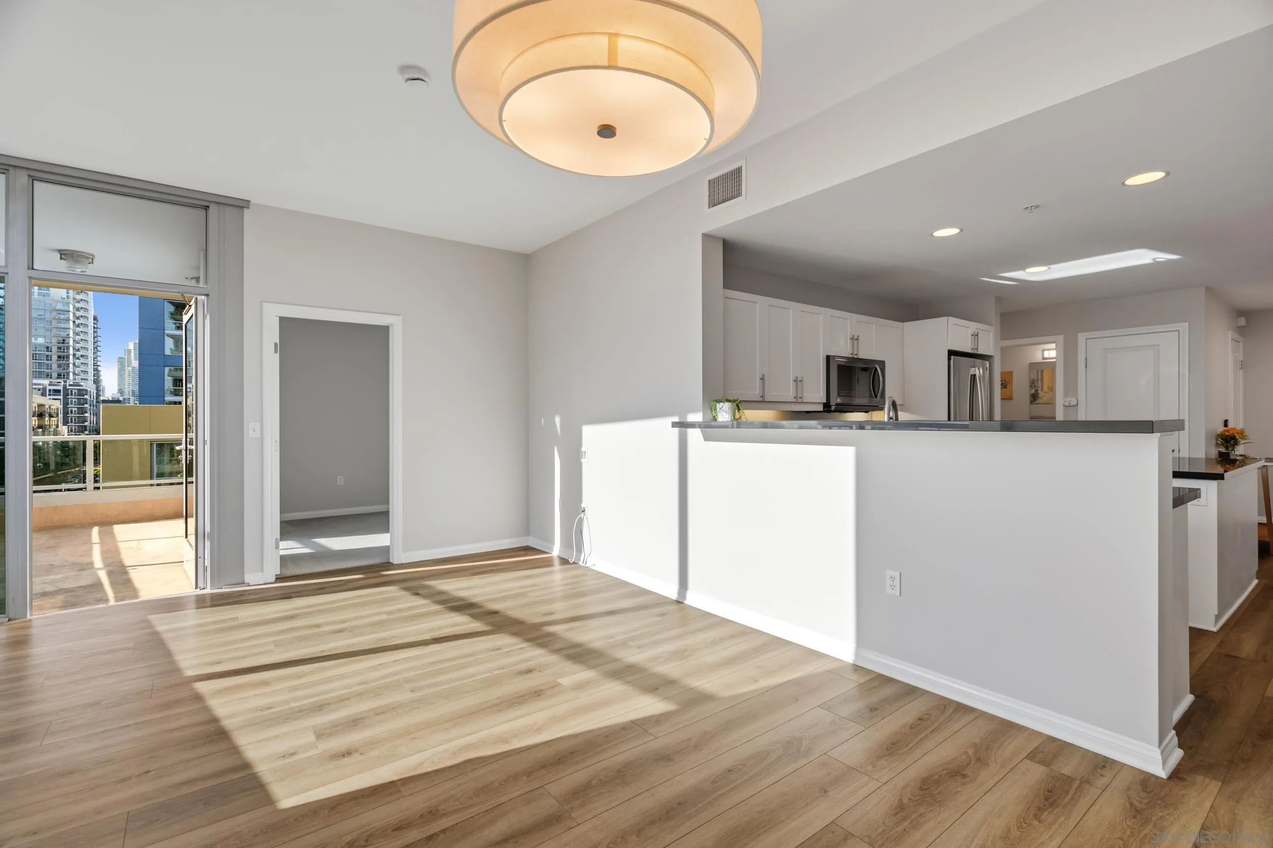 https://cdn.realtyfeed.com/cdn/127/260018598/7adf332a0f7f5f0bded6e3d1edf1e7b5.webp