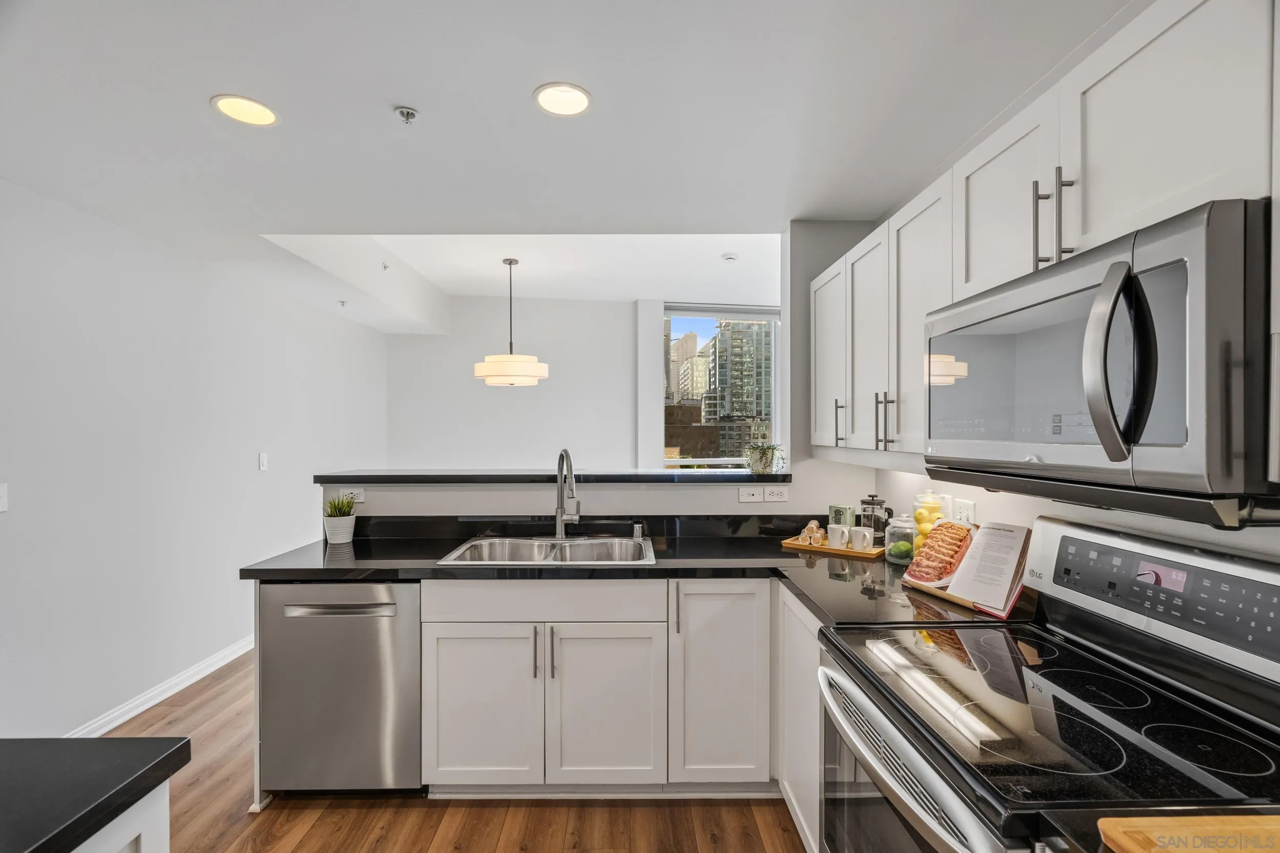 https://cdn.realtyfeed.com/cdn/127/260018598/97fc6dc37145383fba0b83b2a161676b.webp