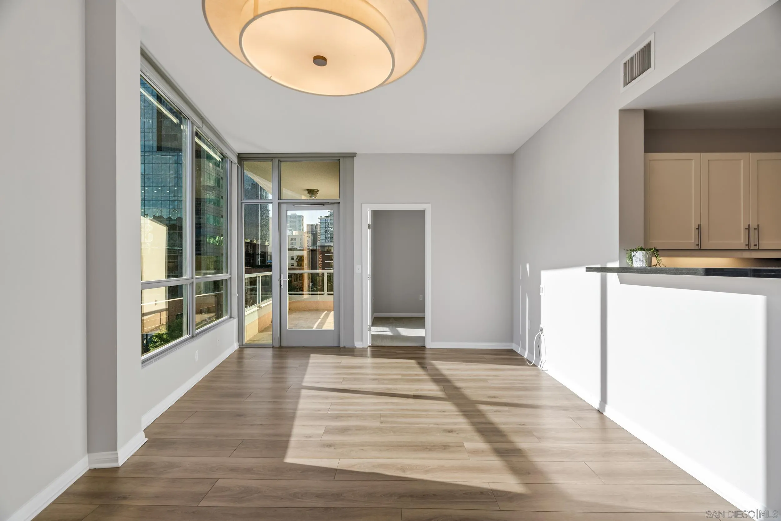 https://cdn.realtyfeed.com/cdn/127/260018598/98153e0d70923ebea426f26742e252fd.webp