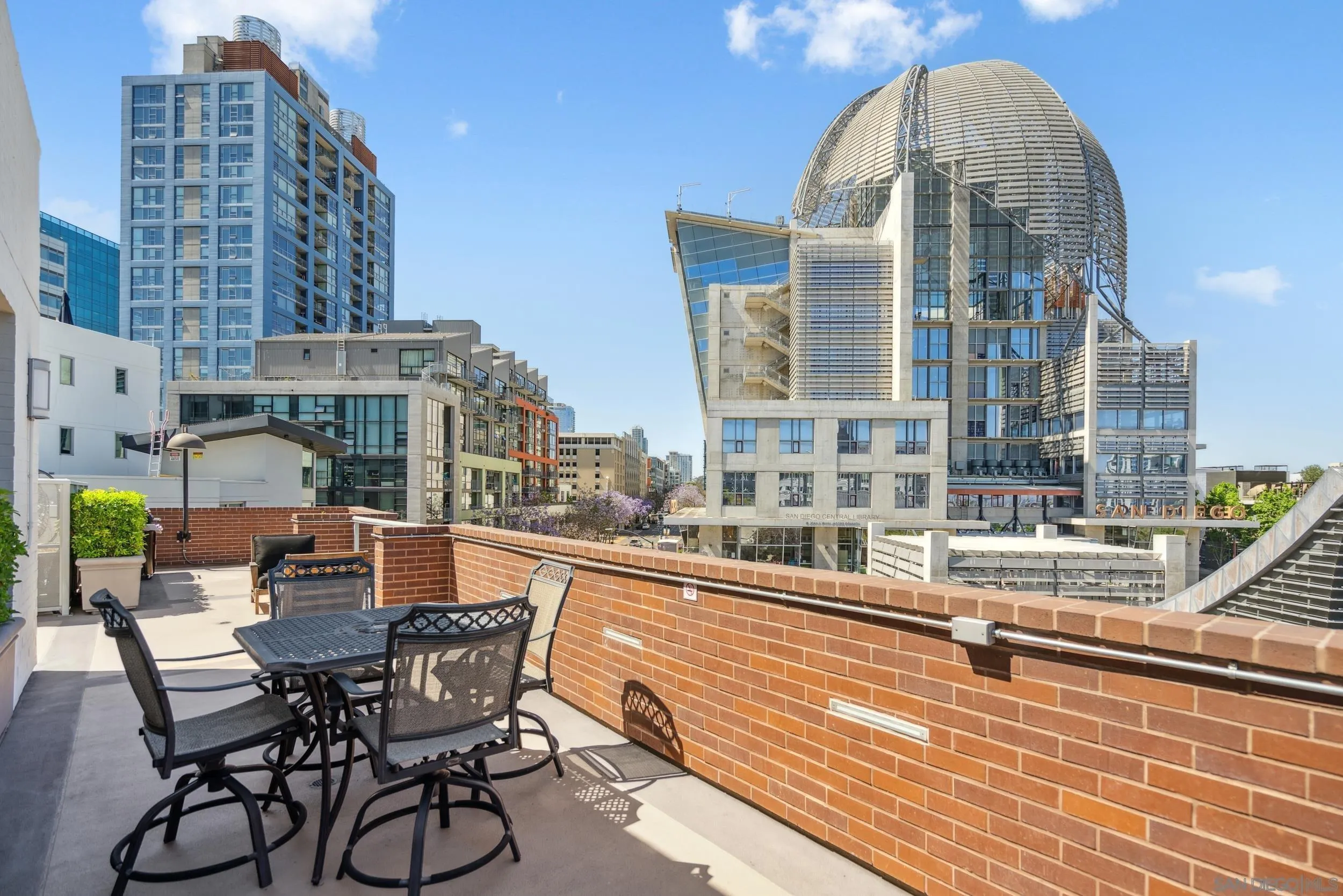 https://cdn.realtyfeed.com/cdn/127/260018598/fa2878fa030180778eef10d176885244.webp