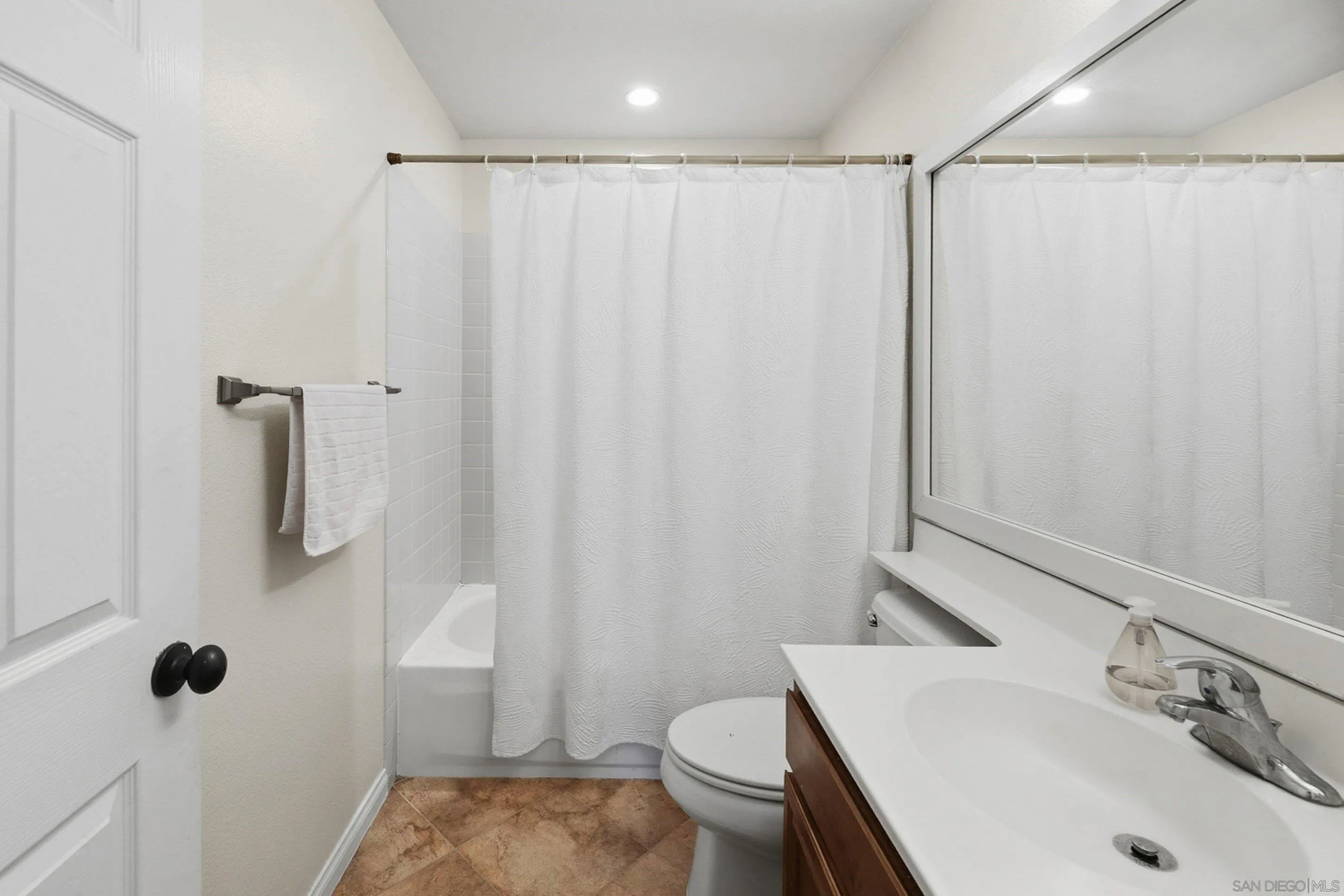 Photo #12: 260018603 Listing: Photo #12