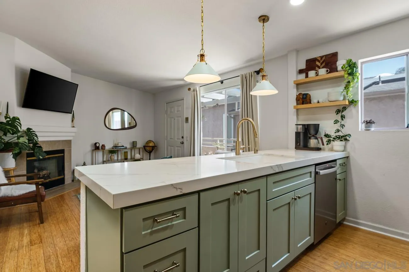 Photo #6: 260018604 Listing: Photo #6