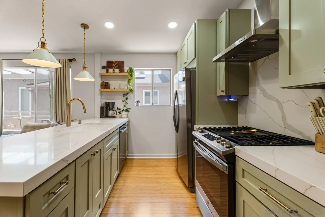 Photo #4: 260018604 Listing: Photo #4