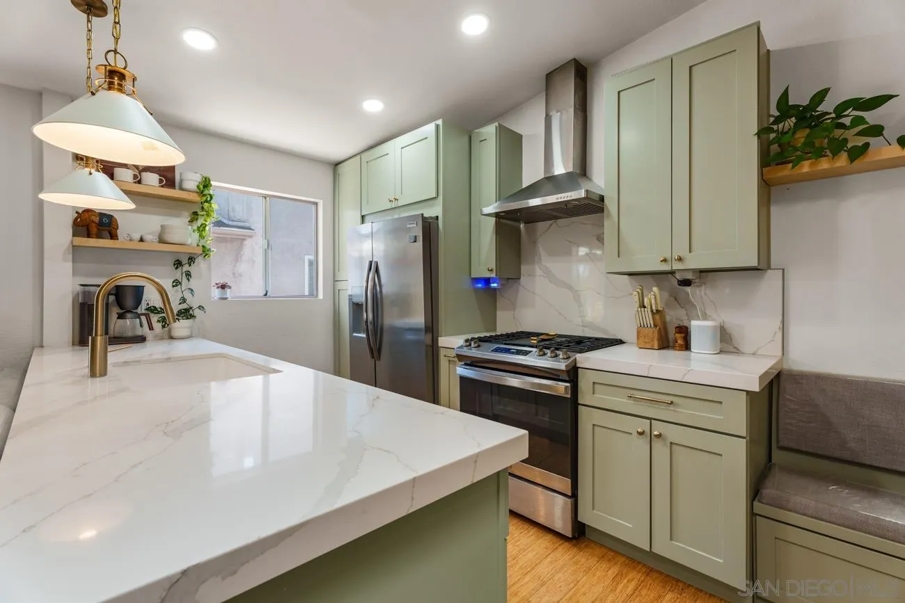 Photo #1: 260018604 Listing: Photo #1