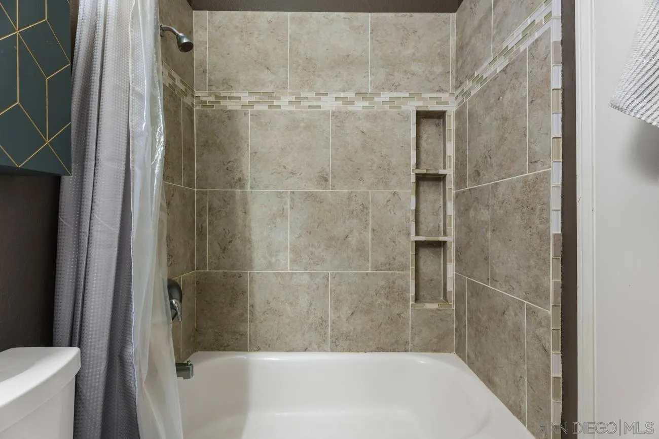 Photo #17: 260018604 Listing: Photo #17