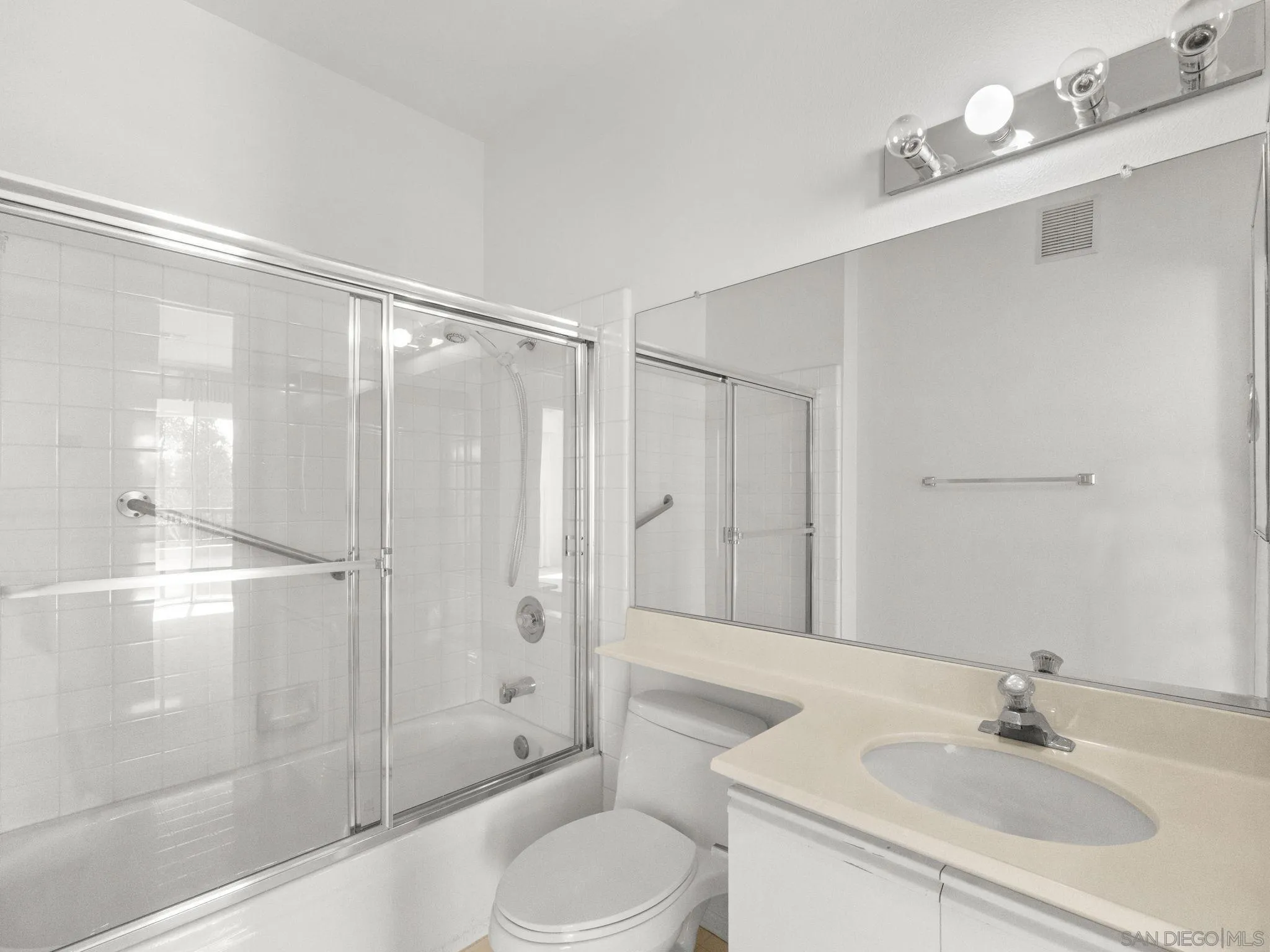 Photo #21: 260018610 Listing: Photo #21